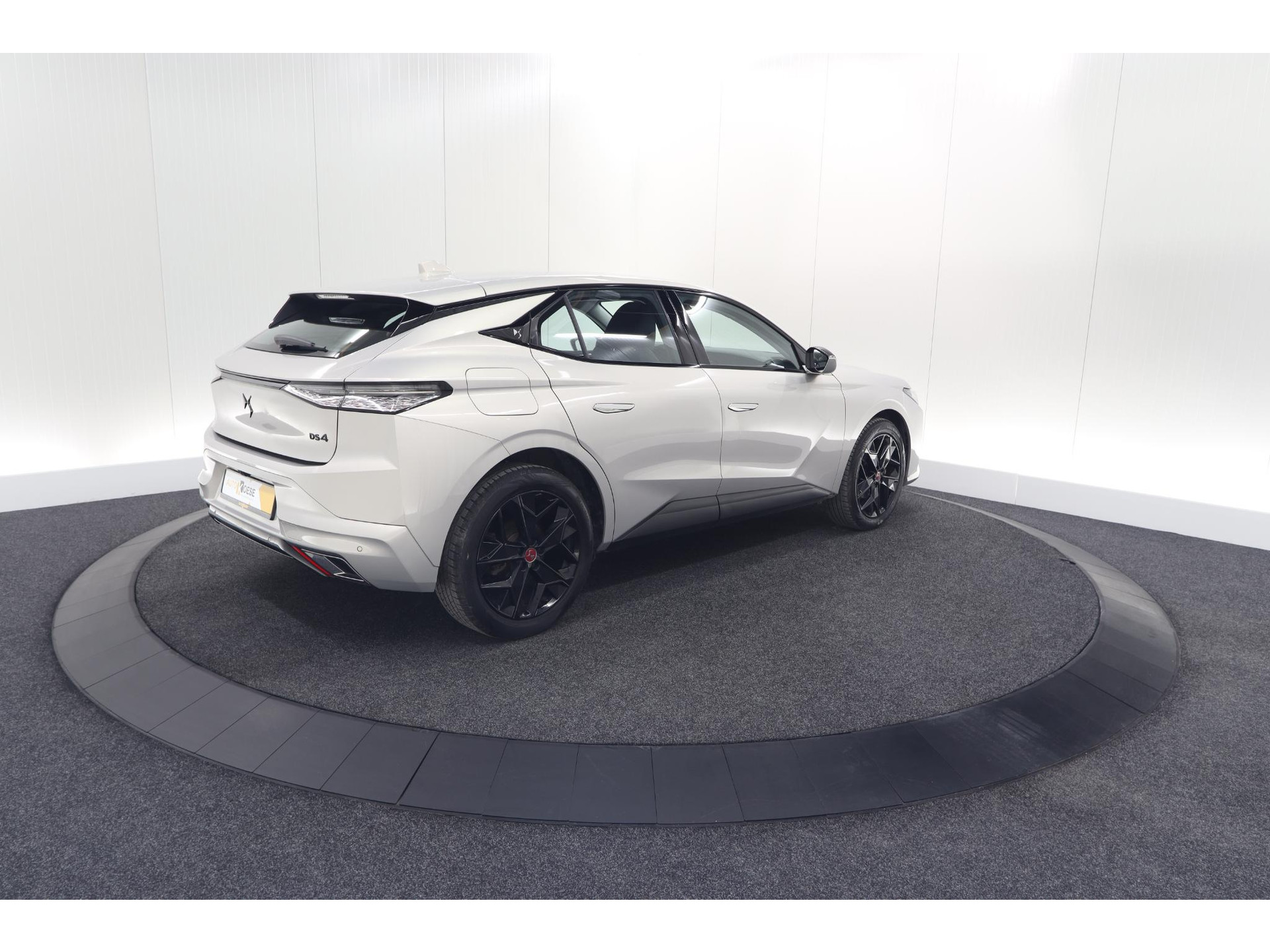 DS 4 PureTech 130 EAT8 Performance Line | Camera | Apple Carplay | Alcantara® bekleding | Parkeersensensoren