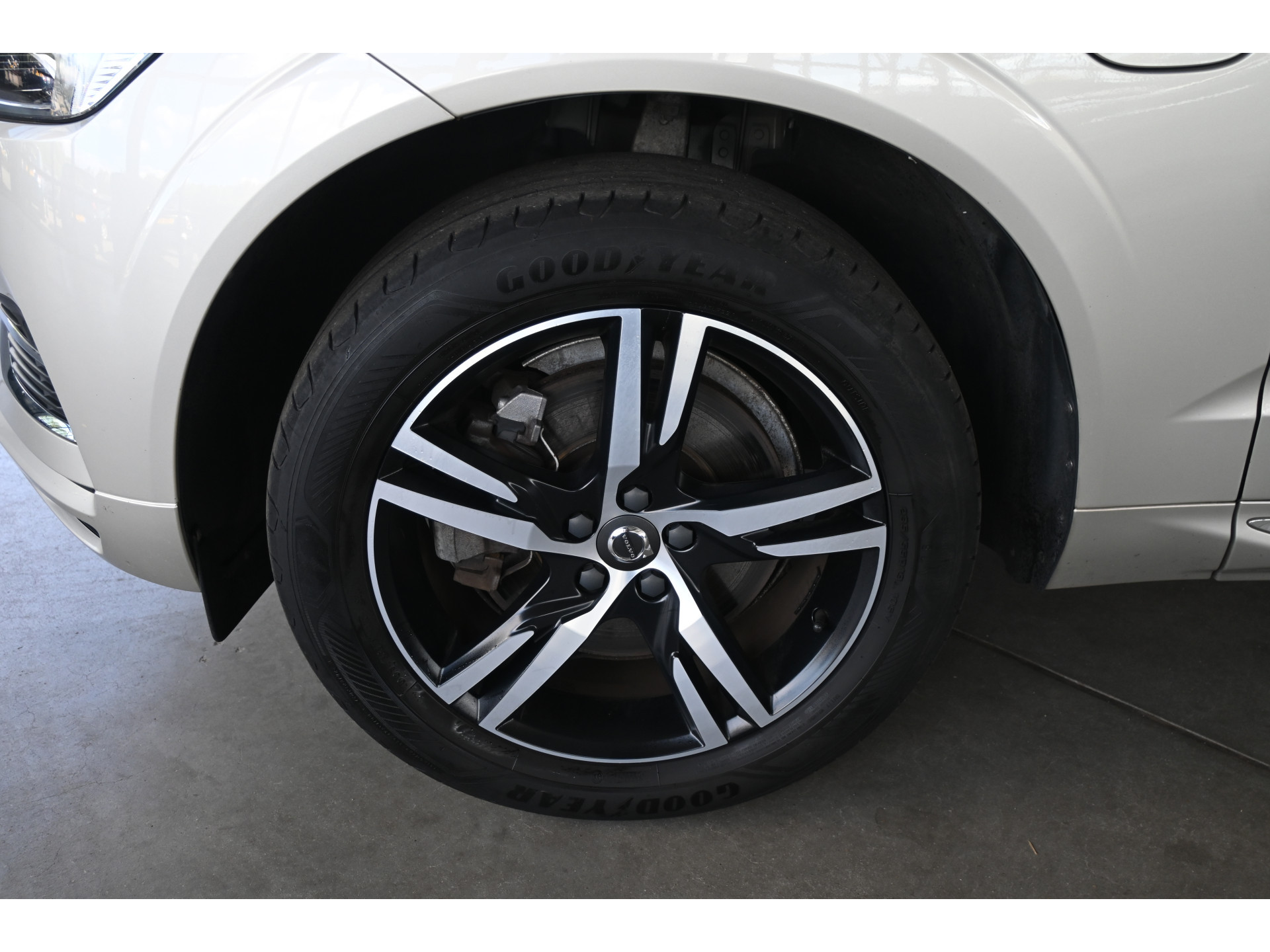 Volvo XC60 2.0 T8 Twin Engine AWD Inscription Harman/Kardon Navigatie Panoramadak Carplay Goed Onderhouden! Inruil Mogelijk!