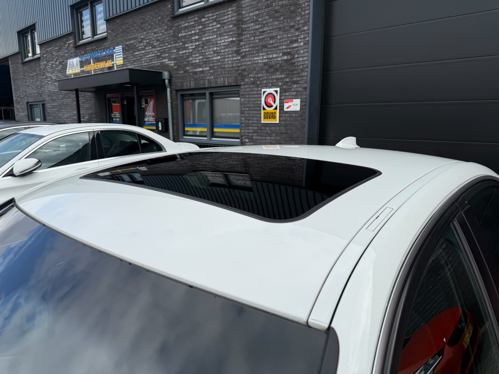 BMW 3-serie 316i M Sport Edition | NIEUWE APK | 3/6 of 12 MND GARANTIE | SCHUIF DAK | NAVI |