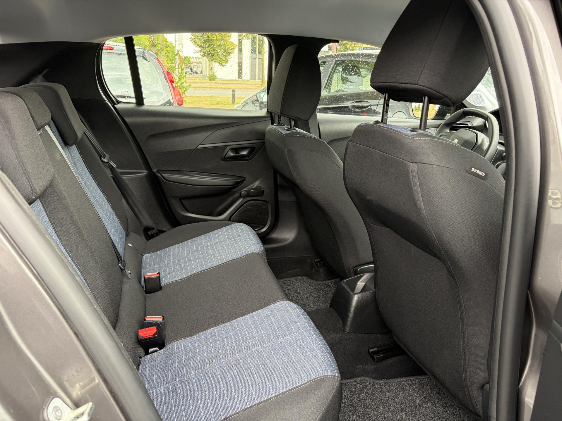 Peugeot 208 1.2 PureTech Like ✓Carplay✓Navi✓2e Eigenaar✓Dealer Onderhouden✓Airco✓Cruise✓Weinig Km✓N.A.P✓Apk tot 09-2027