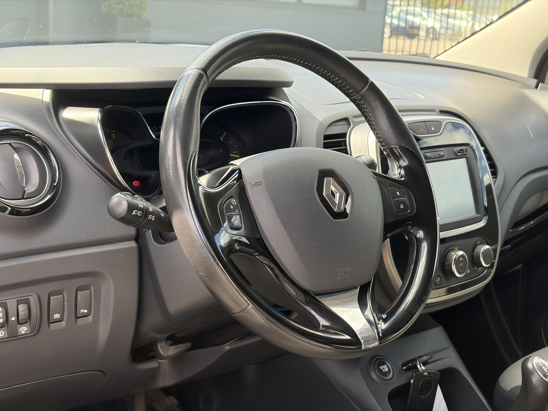 Renault Captur 0.9 TCe Expression ✓1e Eigenaar✓Recent beurt gehad✓Dealer Onderhouden✓Navi✓Keyless✓Lm velgen✓Airco✓Cruise✓Pdc✓N.A.P✓Apk tot 08-2027