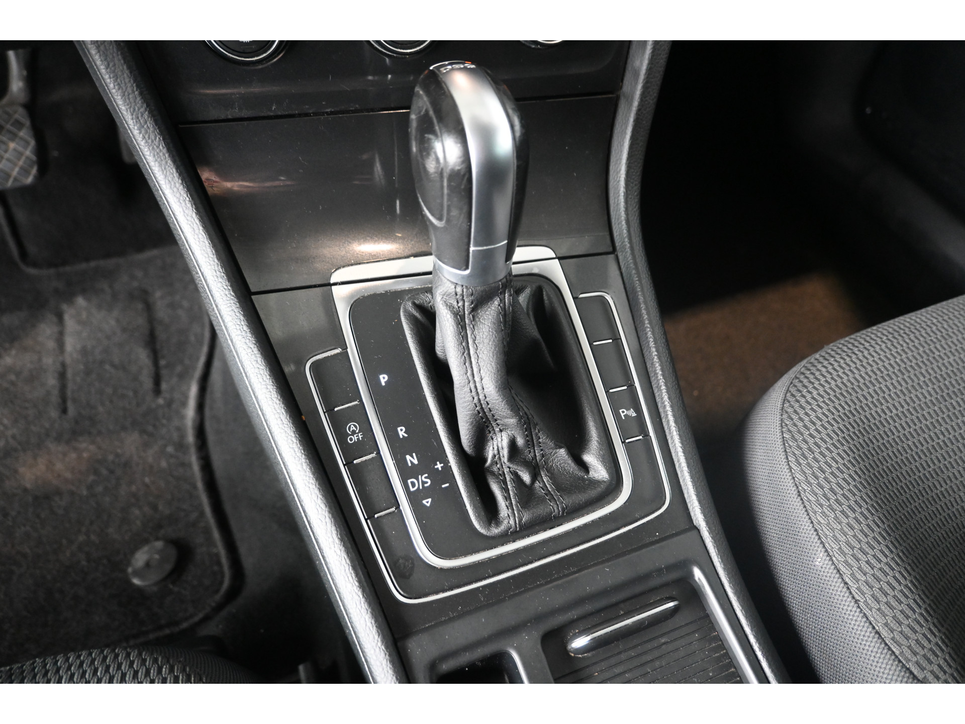 Volkswagen Golf Variant 1.0 TSI Comfortline Carplay Cruise control LED Clima Navigatie 1e Eigenaar PDC Inruil Mogelijk!