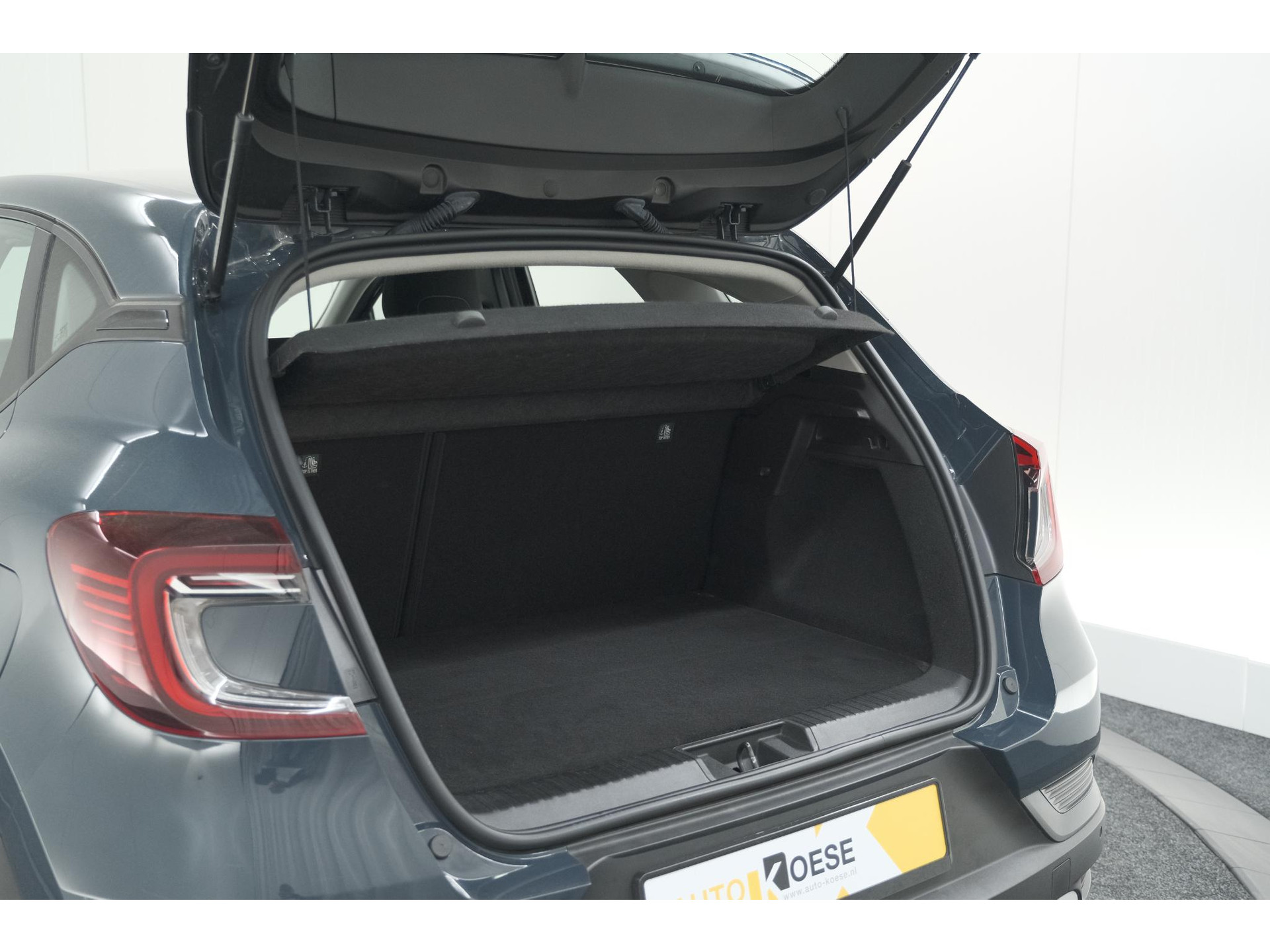 Renault Captur 1.6 E-Tech Plug-in Hybrid 160 Business | Parkeersensoren | Apple Carplay | Navigatie | Climate Control