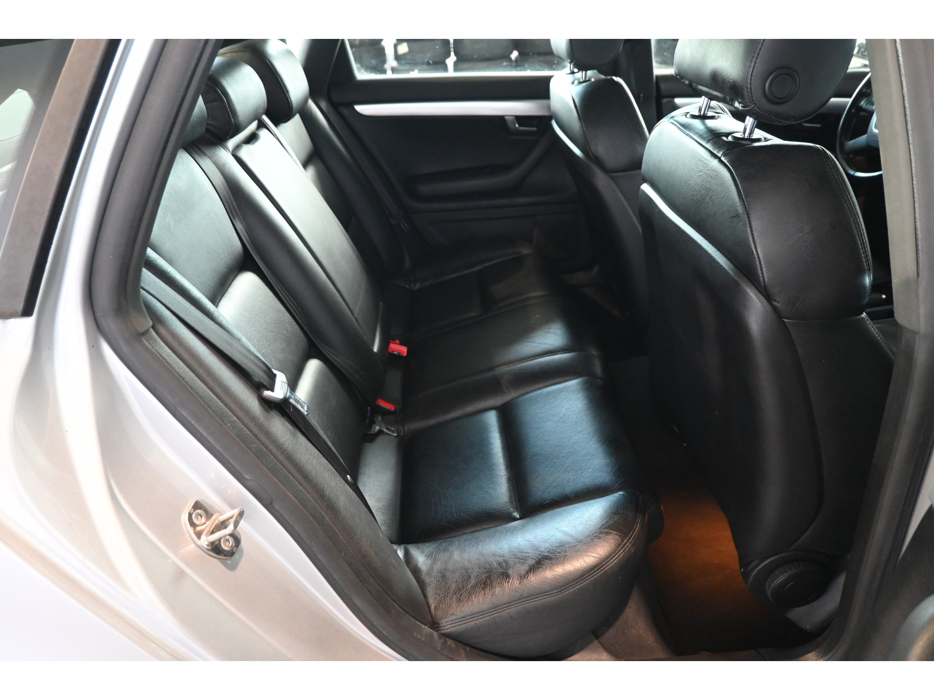 Audi A4 Limousine 2.7 TDI Advance Airco Leder Cruise Xenon Elektrisch pakket Schuif / kanteldak Inruil mogelijk!