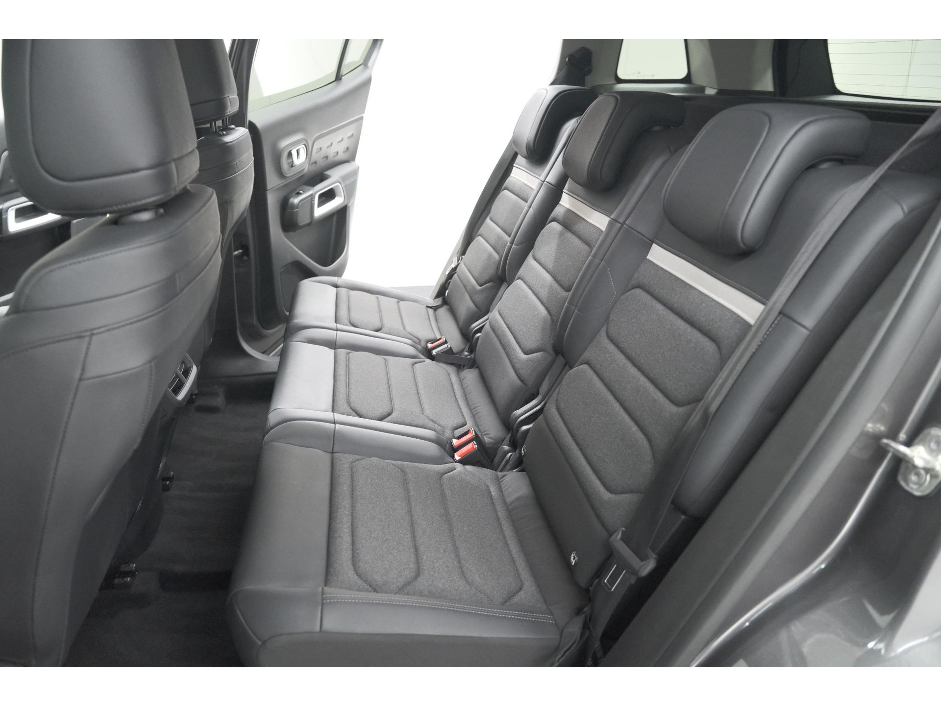 Citroen C5 Aircross 1.2 Hybrid 136 Max | Camera | Navigatie | Parkeersensoren | Apple Carplay