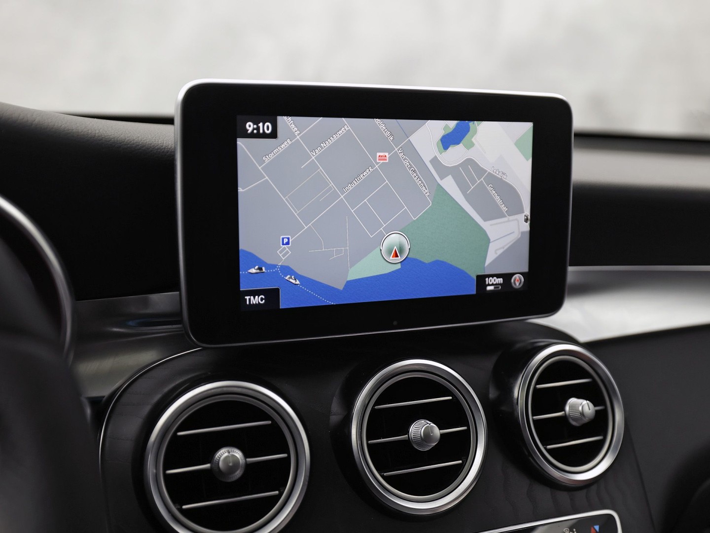 Mercedes-Benz GLC 250 4MATIC Edition 1 AMG Sport 211Pk Automaat (SCHUIFDAK, LUCHTVERING, GROOT NAVI, HEAD-UP DISPLAY, MEMORY SEATS, 360 CAMERA, BURMESTER, STOELVERWARMING ACHTER, TREKHAAK WEGKLAPBAAR, NIEUWSTAAT)