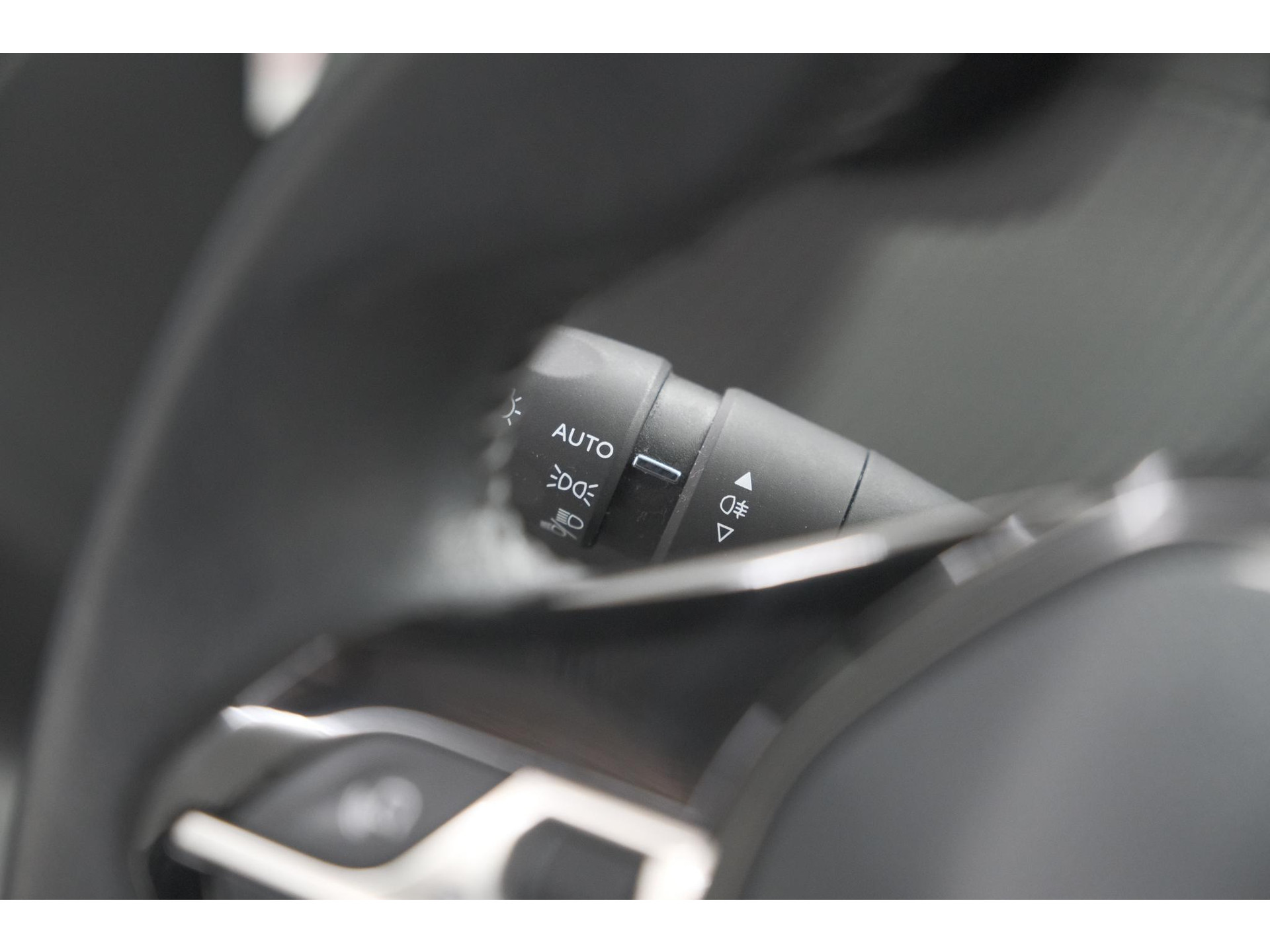 Peugeot 208 PureTech 100 Allure Pack | Parkeersensoren | Apple Carplay | Stoelverwarming