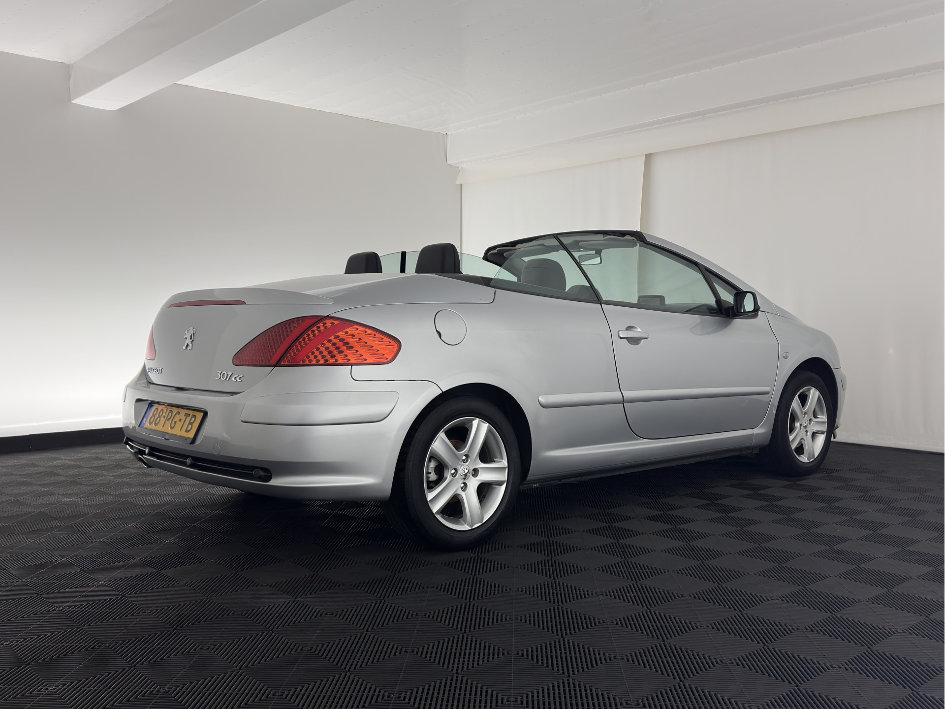 Peugeot 307 CC 1.6-16V *LEATHER | NAVI-FULLMAP | HEATED-SPORTSEATS | ECC | PDC | CRUISE | 16''ALU*