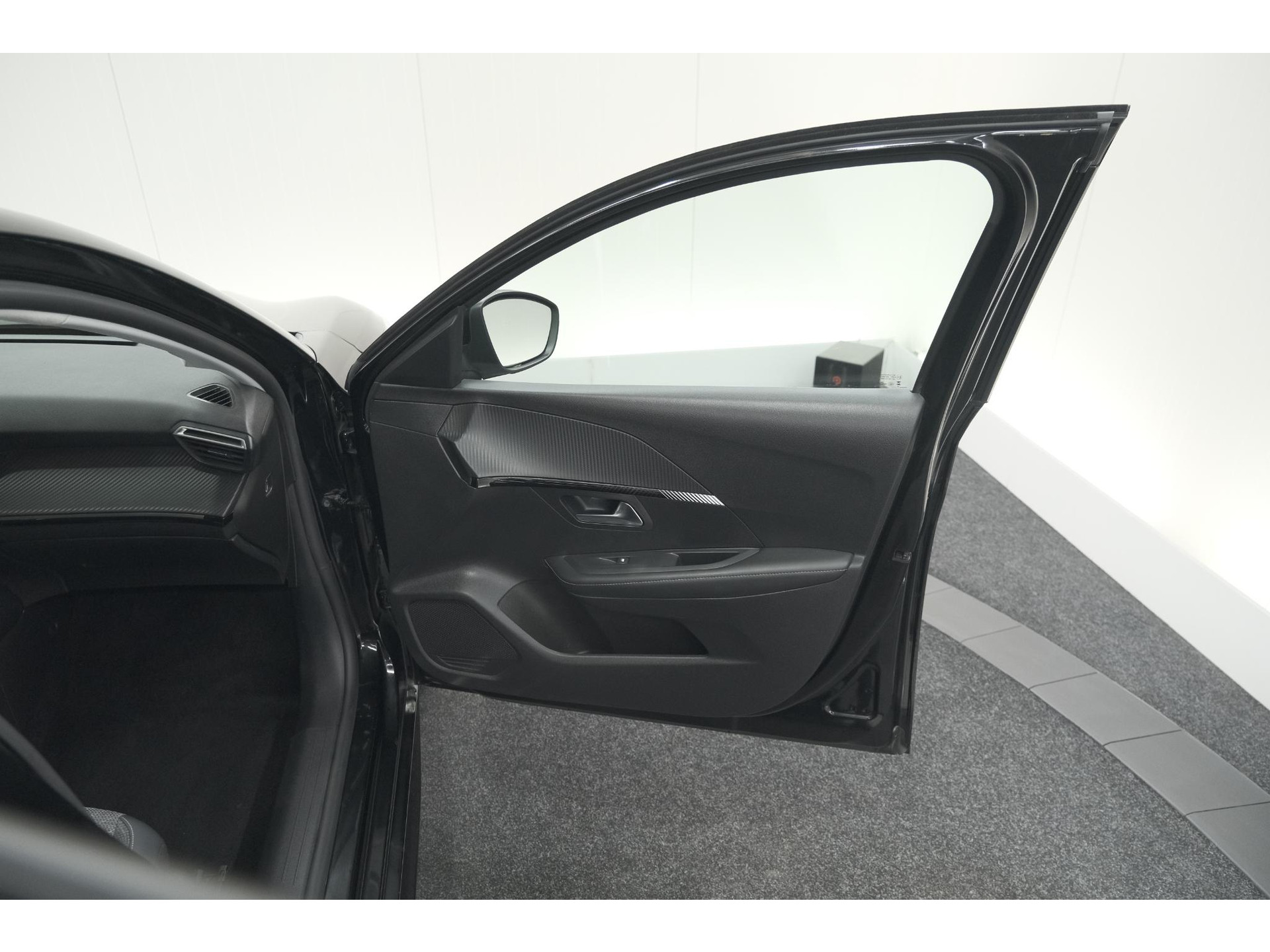 Peugeot 208 PureTech 100 Allure | Parkeersensoren | Navigatie | Apple Carplay