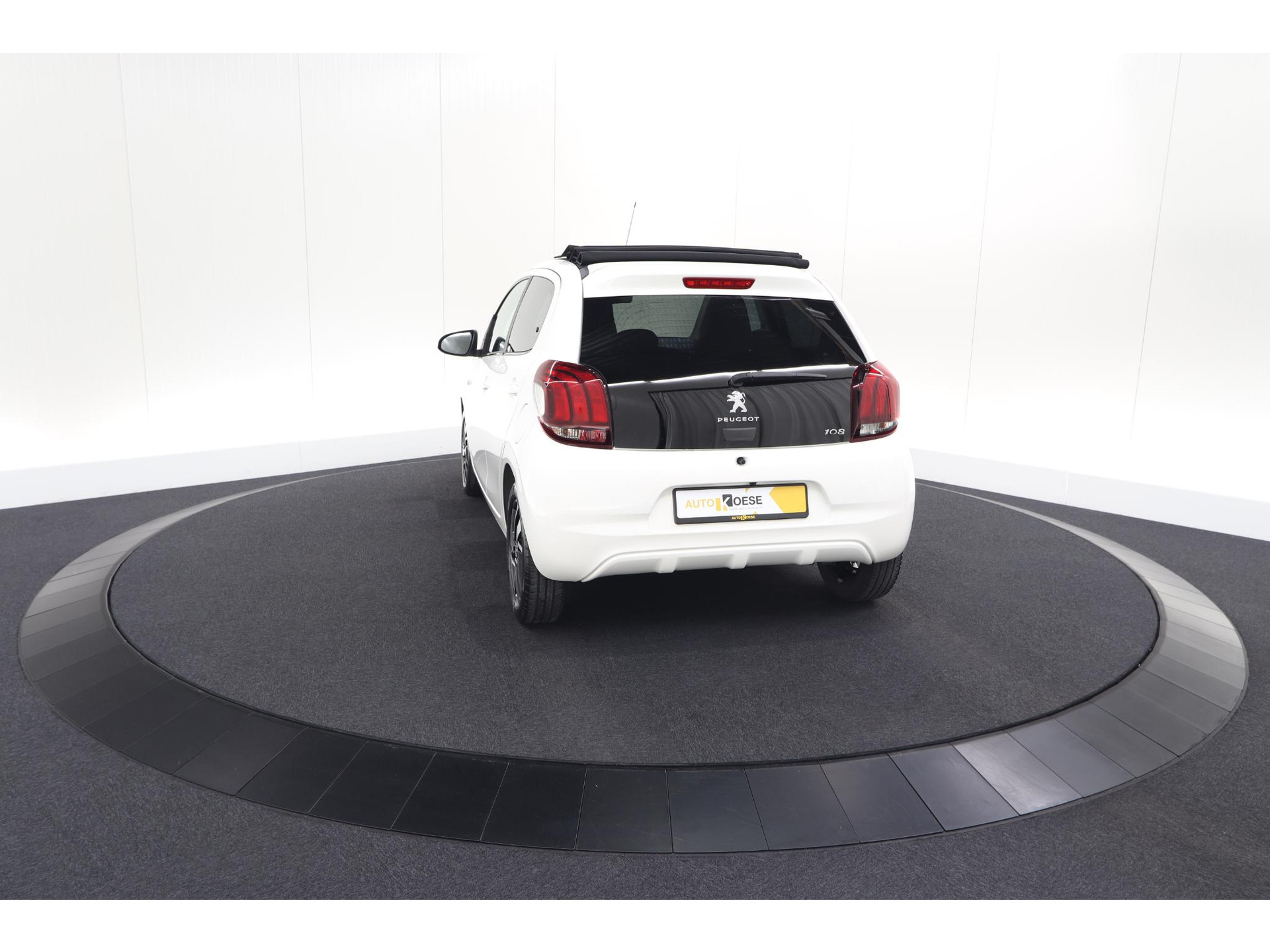 Peugeot 108 1.0 e-VTi Allure TOP! | Elektrisch Vouwdak | Camera | Navigatie | Climate Control
