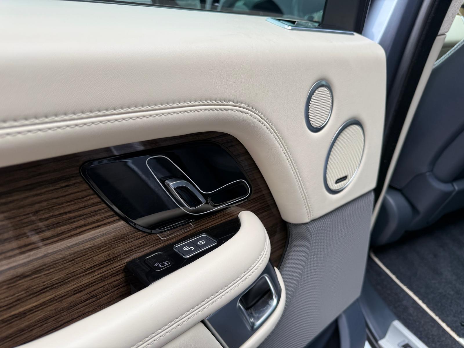 Land Rover Range Rover 3.0 TDV6 Autobiography | 3/6/12MND GARANTIE | PANO | SFEER | CARPLAY | NAVI | STOELMASSAGE | ACC | TREKHAAK |