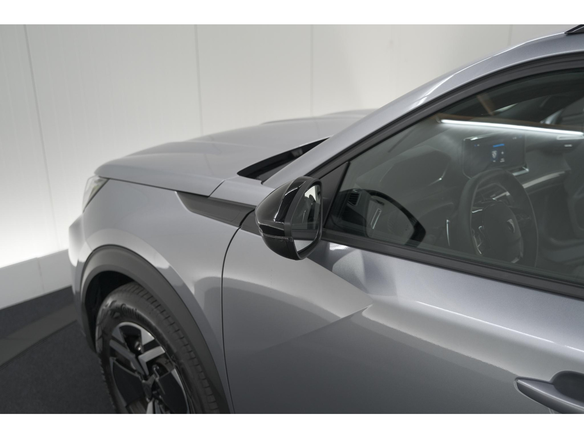 Peugeot 2008 1.2 Hybrid 145 Allure | 360 Camera | Adaptieve Cruise Control | Dodehoekdetectie | Apple Carplay