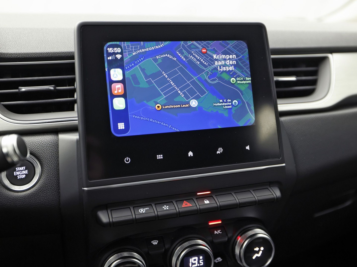 Renault Captur 1.3 TCe 140 Intens Sport 140Pk Automaat (VIRTUAL COCKPIT, APPLE CARPLAY, GROOT NAVI, CAMERA, CLIMATE, SPORTSTOELEN, LEDER, GETINT GLAS, CRUISE, NIEUWSTAAT)