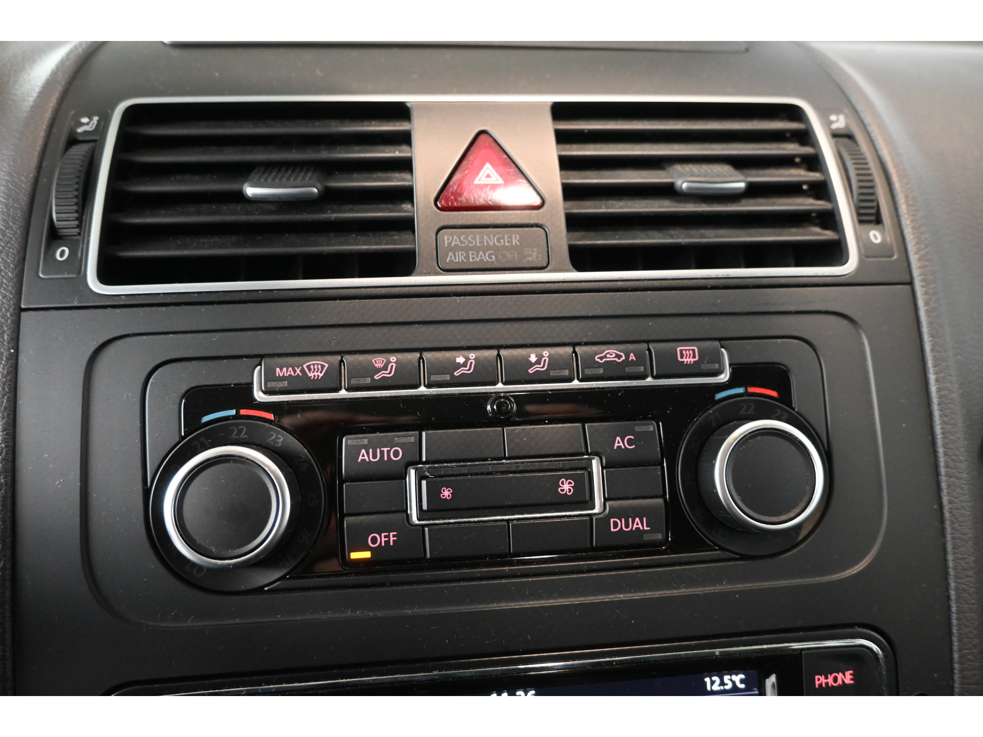 Volkswagen Touran 1.4 TSI Cross Climate control Trekhaak Cruise control PDC Inruil Mogelijk!