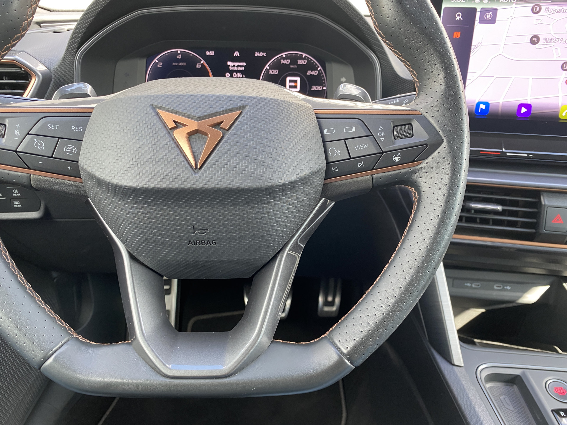 CUPRA Leon Sportstourer 1.4 e-Hybrid VZ Performance 245 pk | 1e eigenaar | dealer onderh. | panoramadak | elektr. a. klep | kuipstoelen