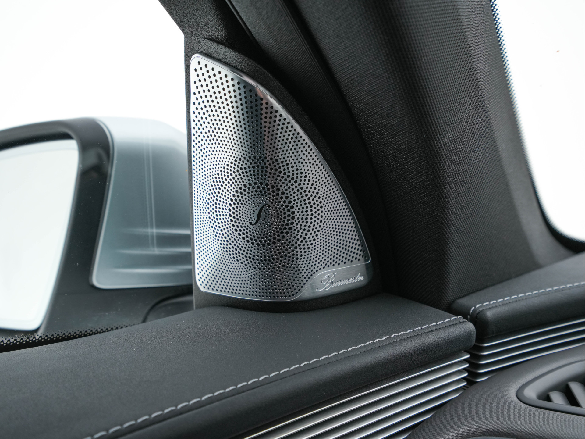 Mercedes-Benz EQC 400 4MATIC AMG-Pack Premium Plus 80 kWh (3-Fase) {SOH-94%} (INCL-BTW) *PANO | WIDESCREEN | HEAD-UP | DISTRONIC | MULTI-BEAM | BURMESTER-AUDIO | MEMORY-PACK | TOP-VIEW | KEYLESS | LEATHER | SPORT-SEATS | DAB+ | AMBIENT-LIGHT | 20''