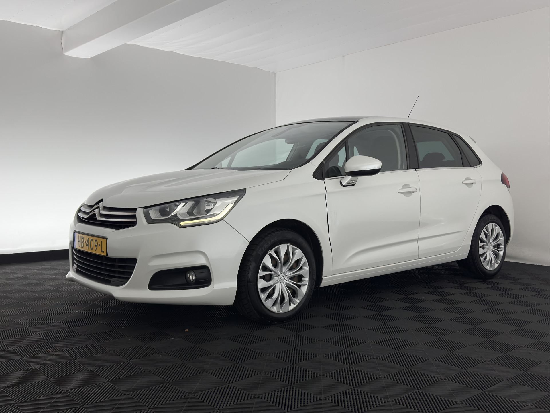 Citroën C4 1.6 BlueHDi Feel *PANO | SPORT-SEATS | PDC | PRIVACY-GLASS | ECC | CRUISE | TOWBAR*