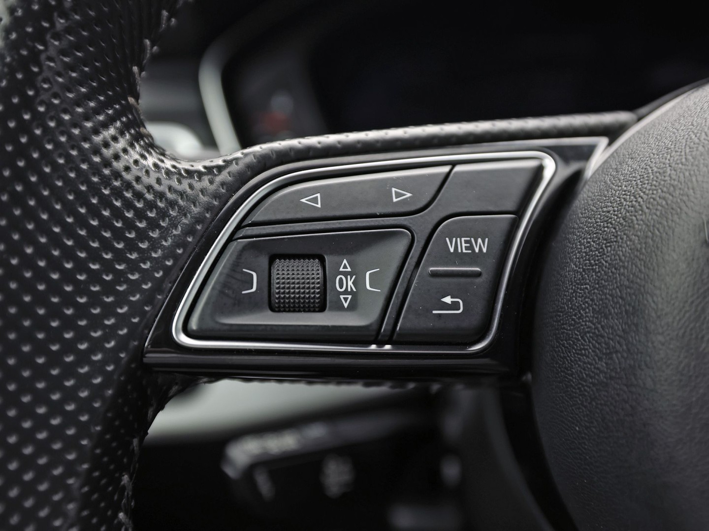 Audi A5 Sportback 2.0 TFSI S-Line Sport 190Pk Automaat (2X S-LINE, VIRTUAL COCKPIT, GROOT NAVI, PLAT SPORTSTUUR, LEDER, STOELVERWARMING, SPORTSTOELEN, GETINT GLAS, PARKEERSENSOREN, NIEUWSTAAT)