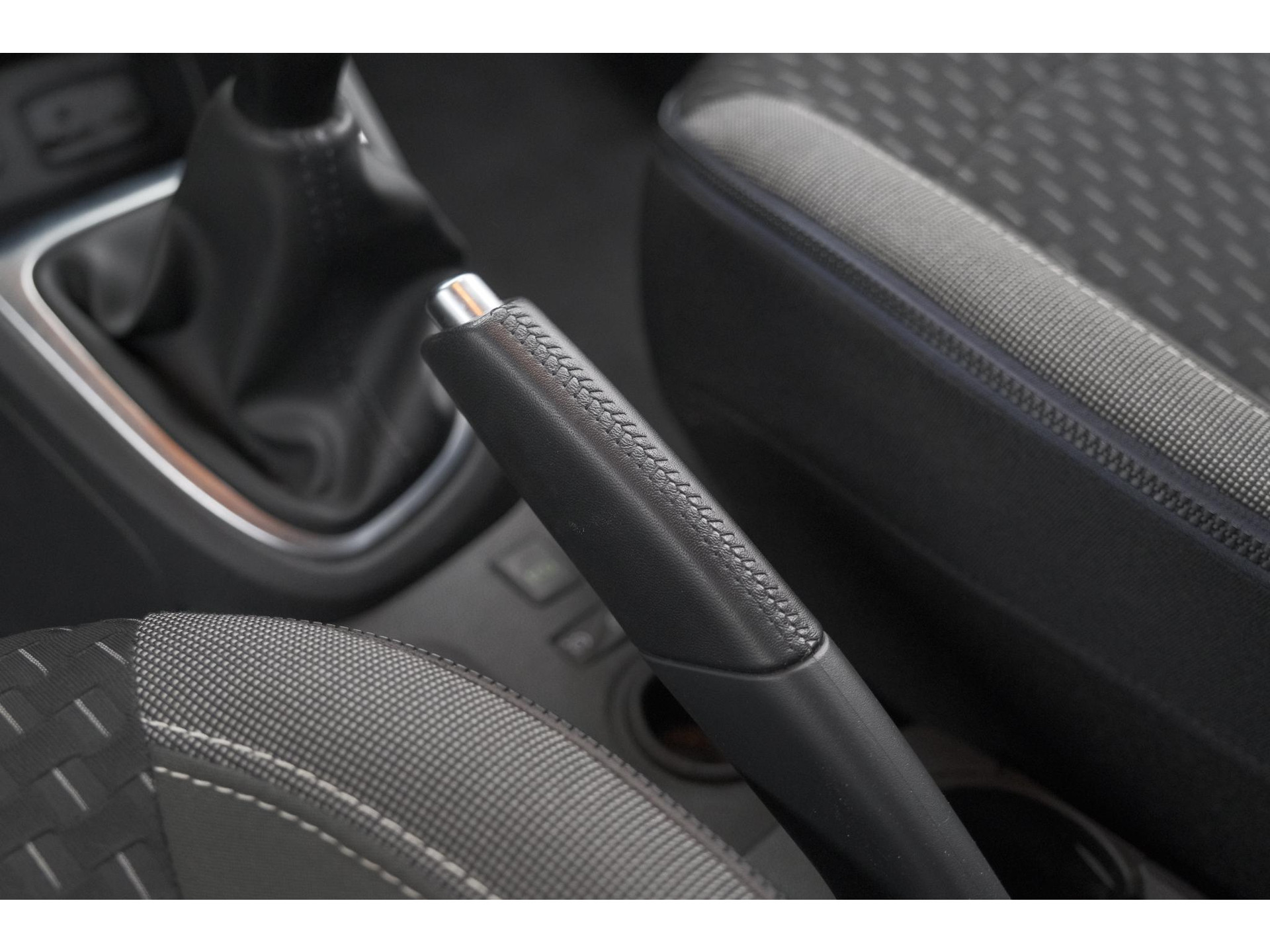 Renault Captur TCe 90 Intens | Camera | Dodehoekdetectie | Navigatie | Parkeersensoren