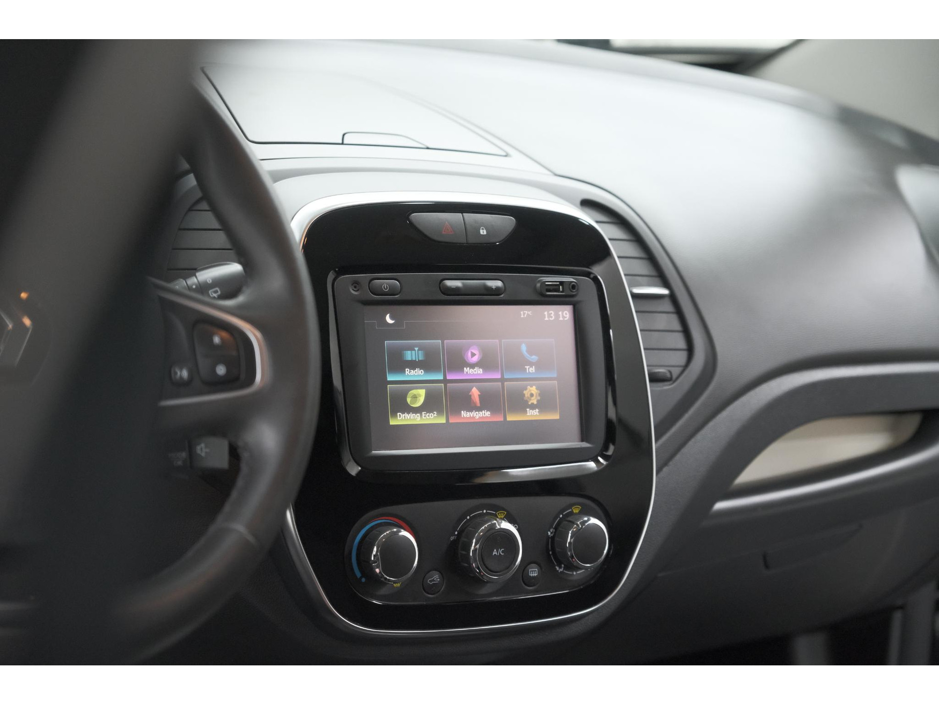 Renault Captur TCe 90 Limited | Trekhaak | Navigatie | Parkeersensoren