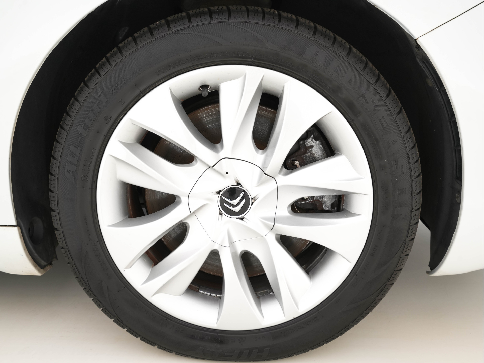 Citroën DS5 2.0 Hybrid4 Business Executive Aut. *PANO | TWO-TONE-LEATHER | MEMORY-PACK | NAVI-FULLMAP | XENON | KEYLESS | CAMERA | HEAD-UP | MASSAGE-SEAT | CRUISE | SPORT-SEATS | 17"ALU*