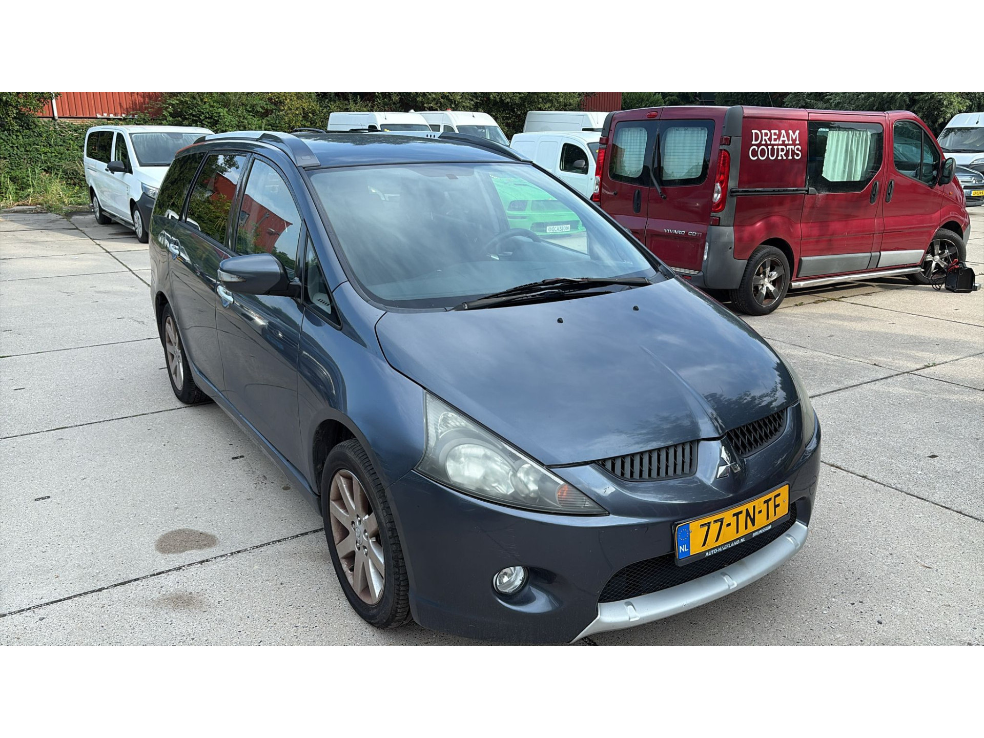 Mitsubishi Grandis 2.4-16V 7 Zits Only Export