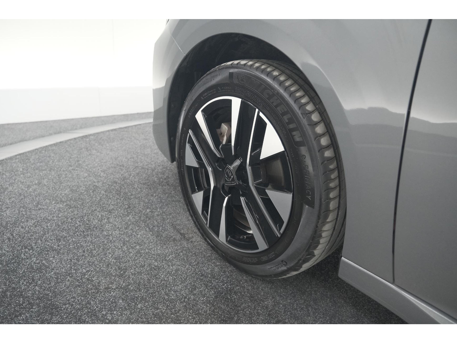 Peugeot 208 Hybrid 100 e-DCS6 Allure | Camera | Apple Carplay | Keyless Entry | Parkeersensoren