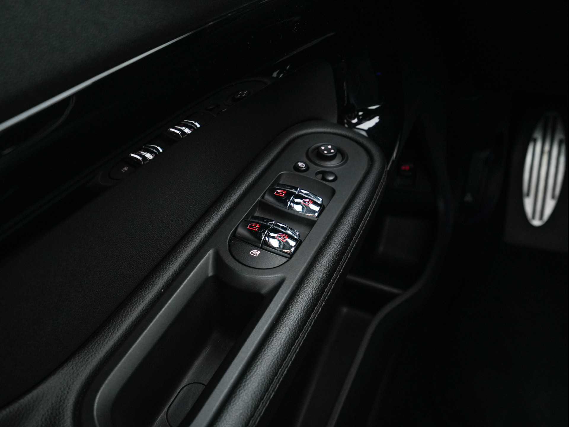 MINI Mini Countryman 2.0 Cooper SD John Cooper Works Chili Aut. *PANO | HEAD-UP | ADAPTIVE-CRUISE | FULL-LED | LEATHER-ALCANTARA  | HARMAN/KARDON | KEYLESS | CAMERA | DAB+ | AMBIENT-LIGHT | NAVI-FULLMAP | TOWBAR | HEATED-SPORTSEATS | SHIFT-PADDLES |.