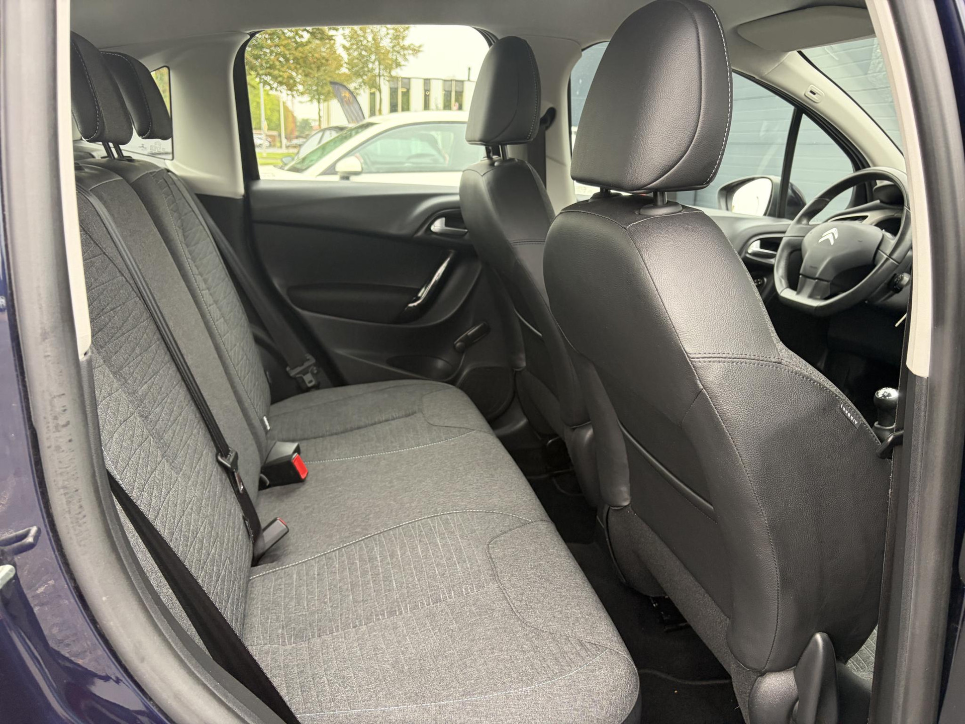 Citroen C3 1.2 PureTech Selection ✓Nieuwe D-riem✓Navi✓Carplay✓Trekhaak✓Dealer Onderhouden✓Clima✓Cruise✓5 Deurs✓Net grote beurt gehad✓N.A.P✓Apk tot 09-2027