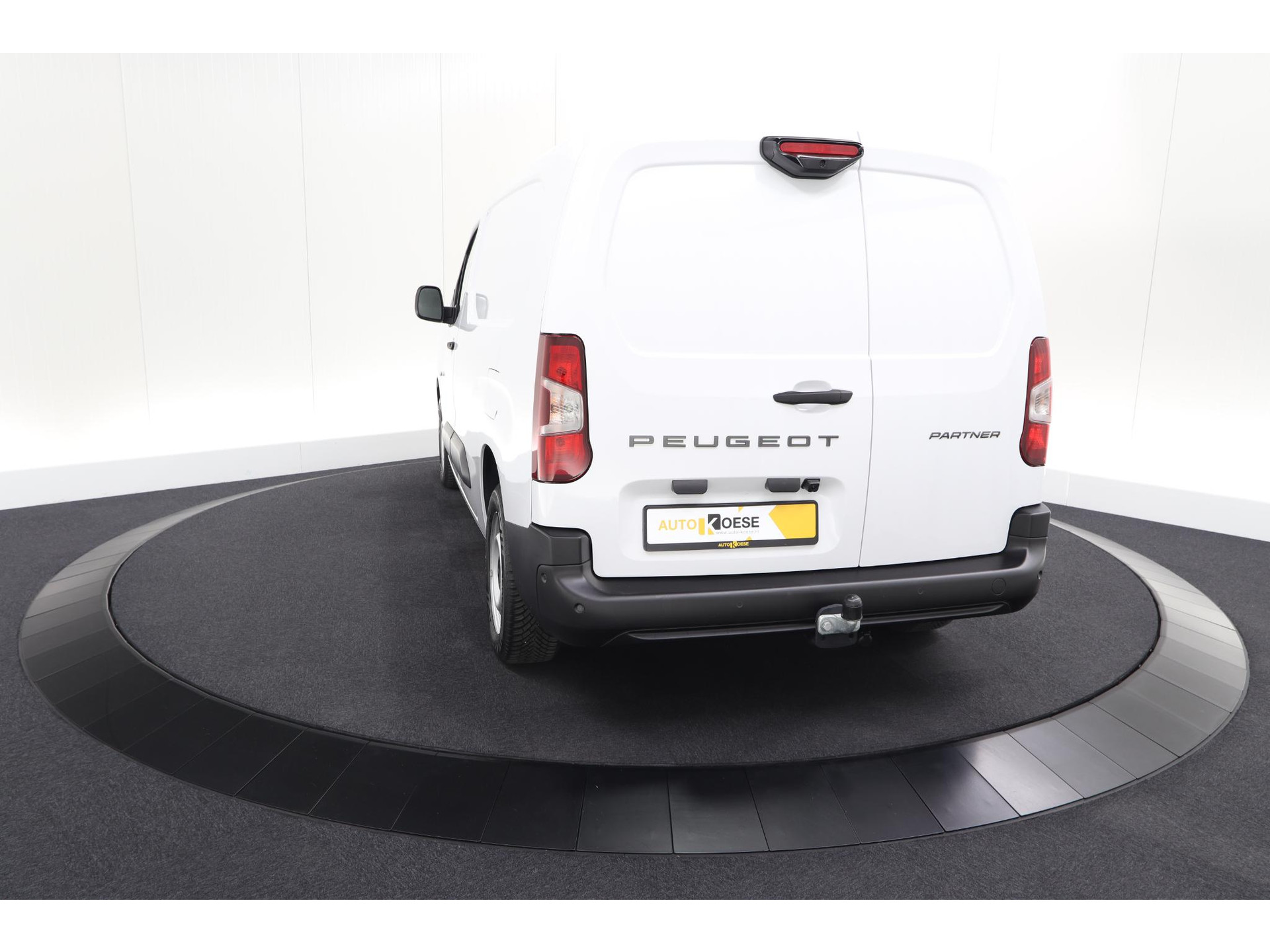 Peugeot Partner 1.5 BlueHDi 130 EAT8 S&S L2 | Trekhaak | Camera | Betimmering Laadruimte