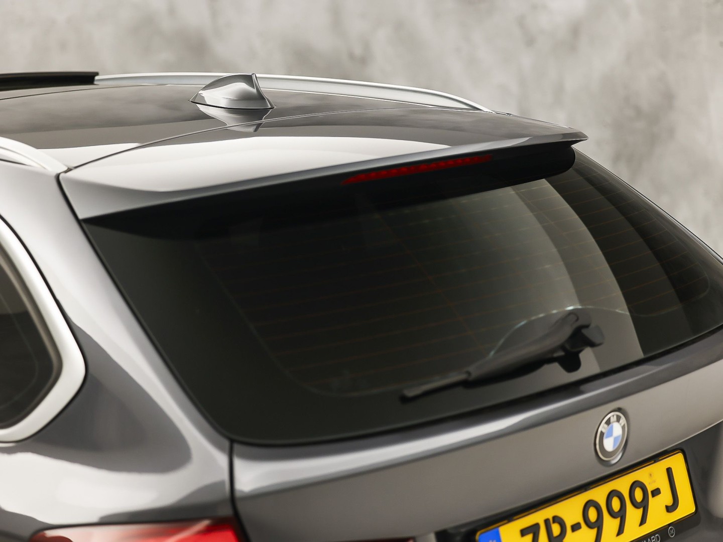 BMW 3 Serie 318i M Sport Automaat (PANORAMADAK, M PAKKET, GROOT NAVI, CAMERA, DEALER ONDERHOUDEN, COGNAC LEDER, SPORTSTOELEN, STOELVERWARMING, VIRTUAL COCKPIT, NIEUWSTAAT)