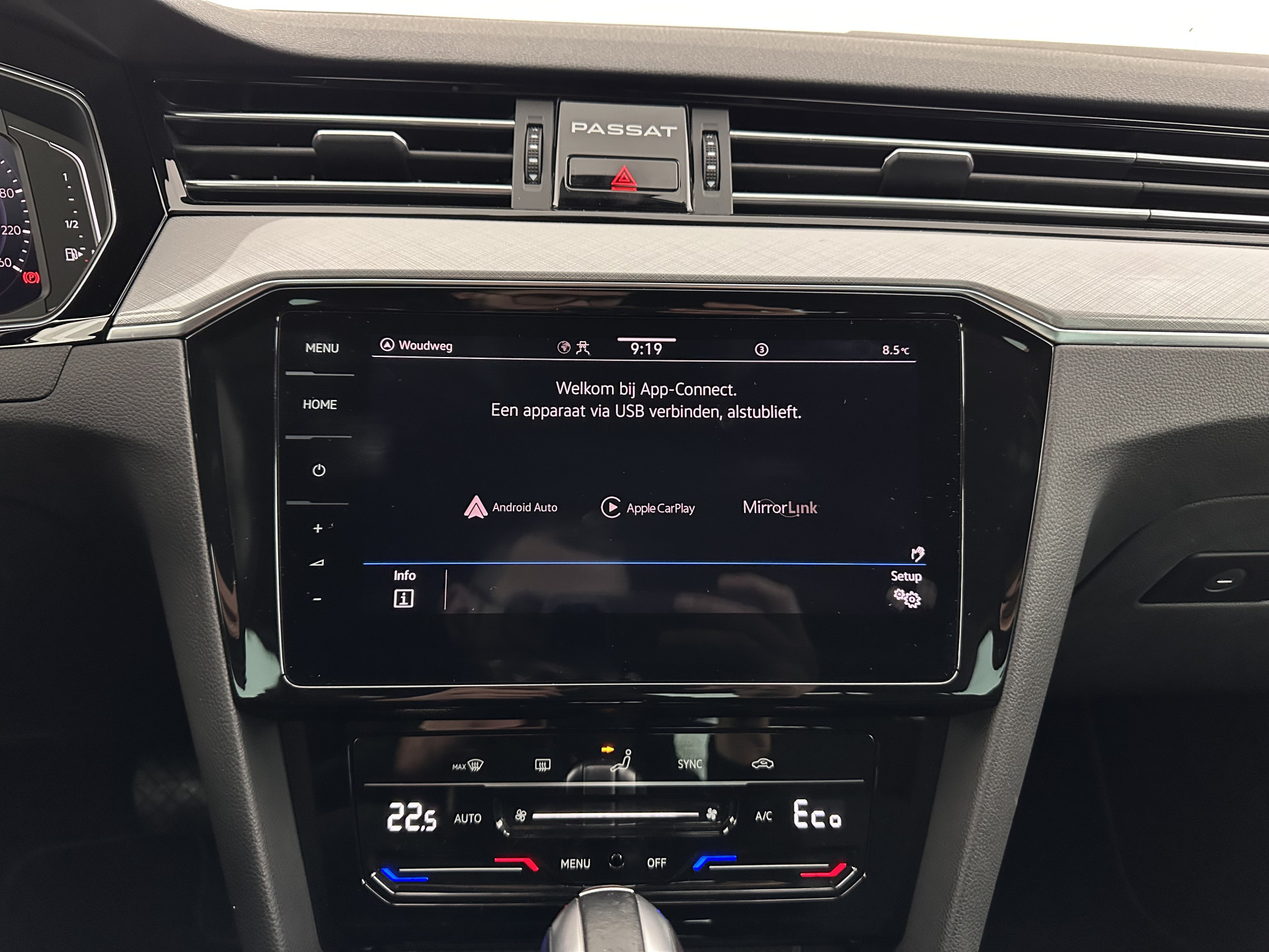 Volkswagen Passat 1.4 TSI PHEV GTE Business (INCL-BTW) Aut. *FULL-LED | DIGI-COCKPIT | ADAPTIVE-CRUISE | NAVI-FULLMAP | KEYLESS | DAB+ | COMFORT-SEATS | SHIFTPADDLES | PRIVACY-GLASS | PDC | CAMERA | CARPLAY | 17''ALU*