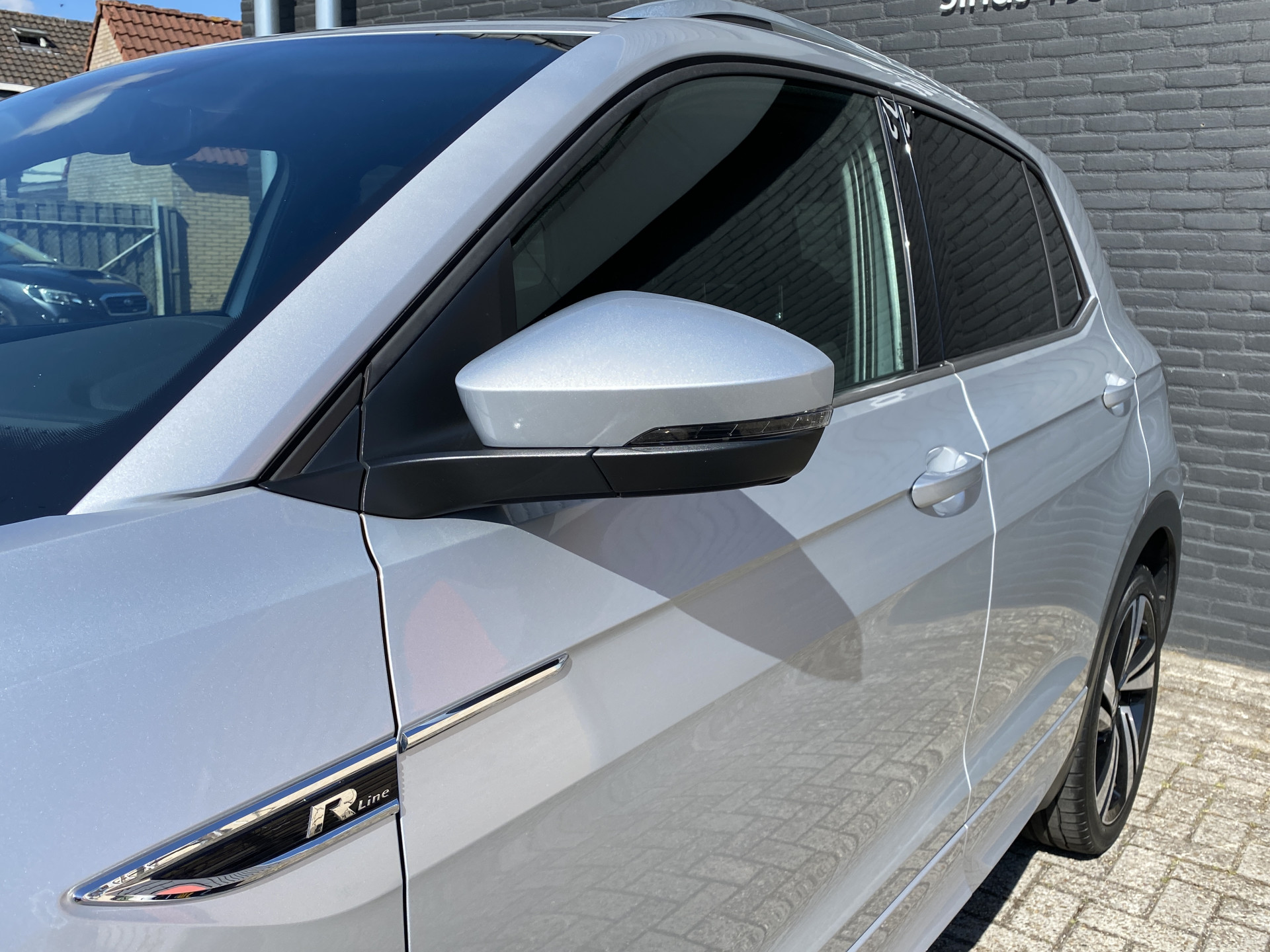 Volkswagen T-Cross 1.0 TSI R Line 116 pk | dealer onderh. | virtual cockpit | navigatie | camera | stoelverwarming | apple carplay | keyless go