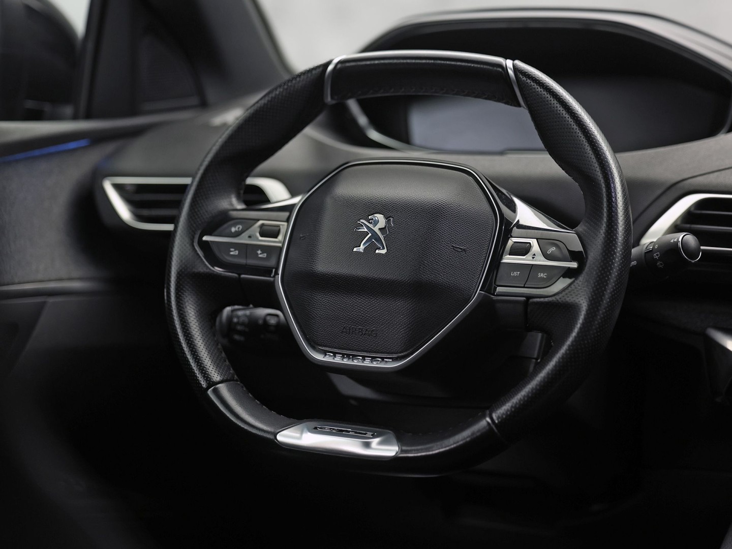 Peugeot 3008 1.2 PureTech GT Line (PANORAMADAK, APPLE CARPLAY, KEYLESS, 360 CAMERA, SPORTSTOELEN, GETINT GLAS, LED KOPLAMPEN, DRIVE MODE, NIEUWSTAAT)
