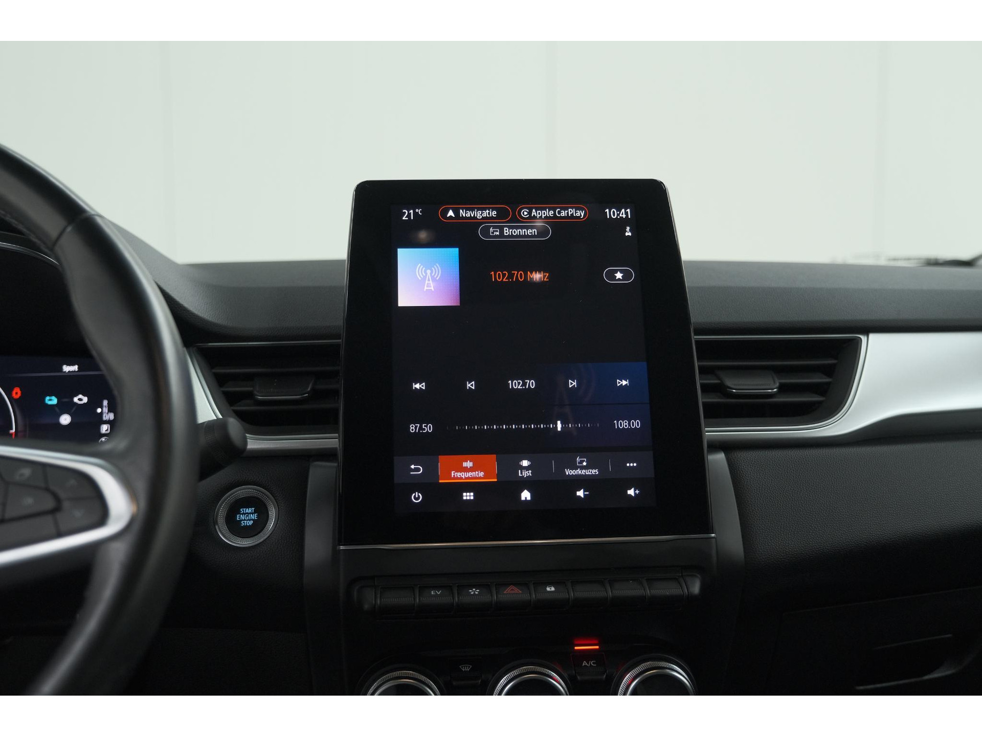 Renault Captur 1.6 E-Tech Plug-in Hybrid 160 Intens | Trekhaak | Camera | Adaptieve Cruise Control | Dodehoekdetectie