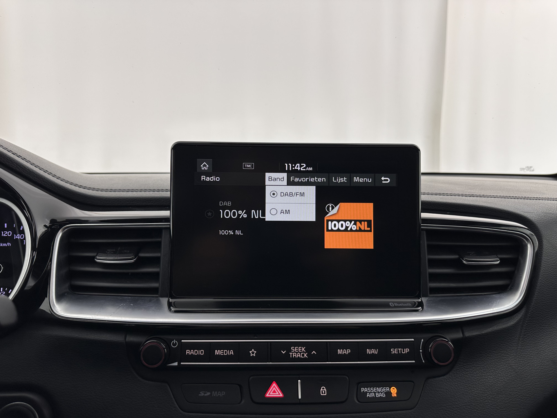 Kia ProCeed 1.0 T-GDI GT-Line (INCL-BTW) *PANO | LEATHER-ALCANTARA  | FULL-LED | SPORTSEATS | NAVI-FULLMAP | CAMERA | ECC | PRIVACYGLASS | LANE-ASSIST | DAB+ | CARPLAY | PDC | KEYLESS | CRUISE | TOWBAR | 17''ALU*