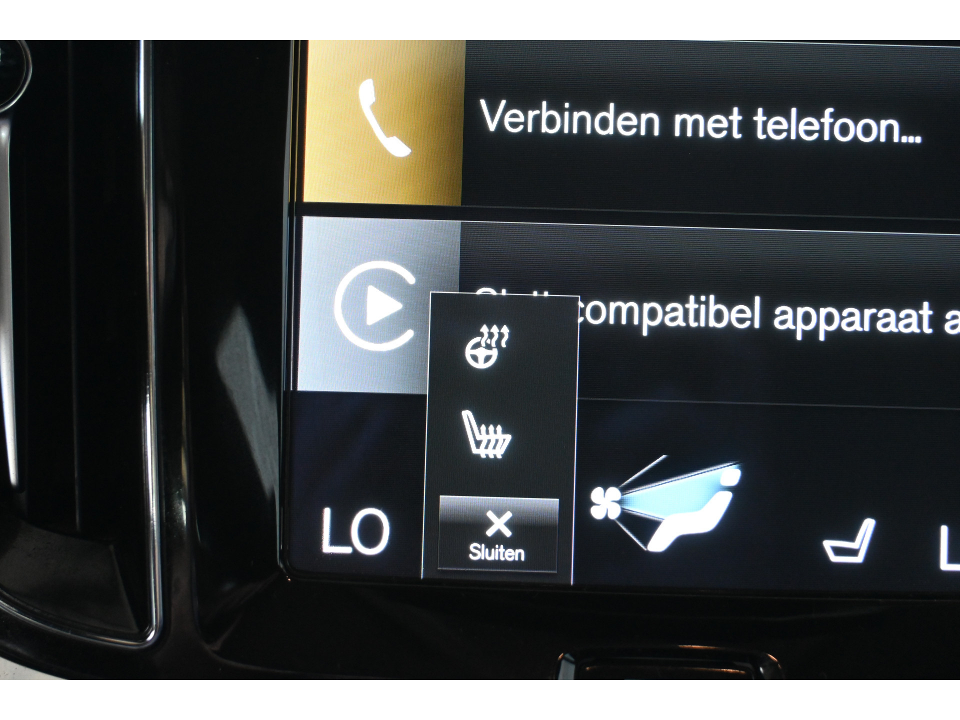 Volvo V60 2.0 B3 Momentum Advantage Automaat Navigatie Stuur/Stoelverwarming Inruil Mogelijk!