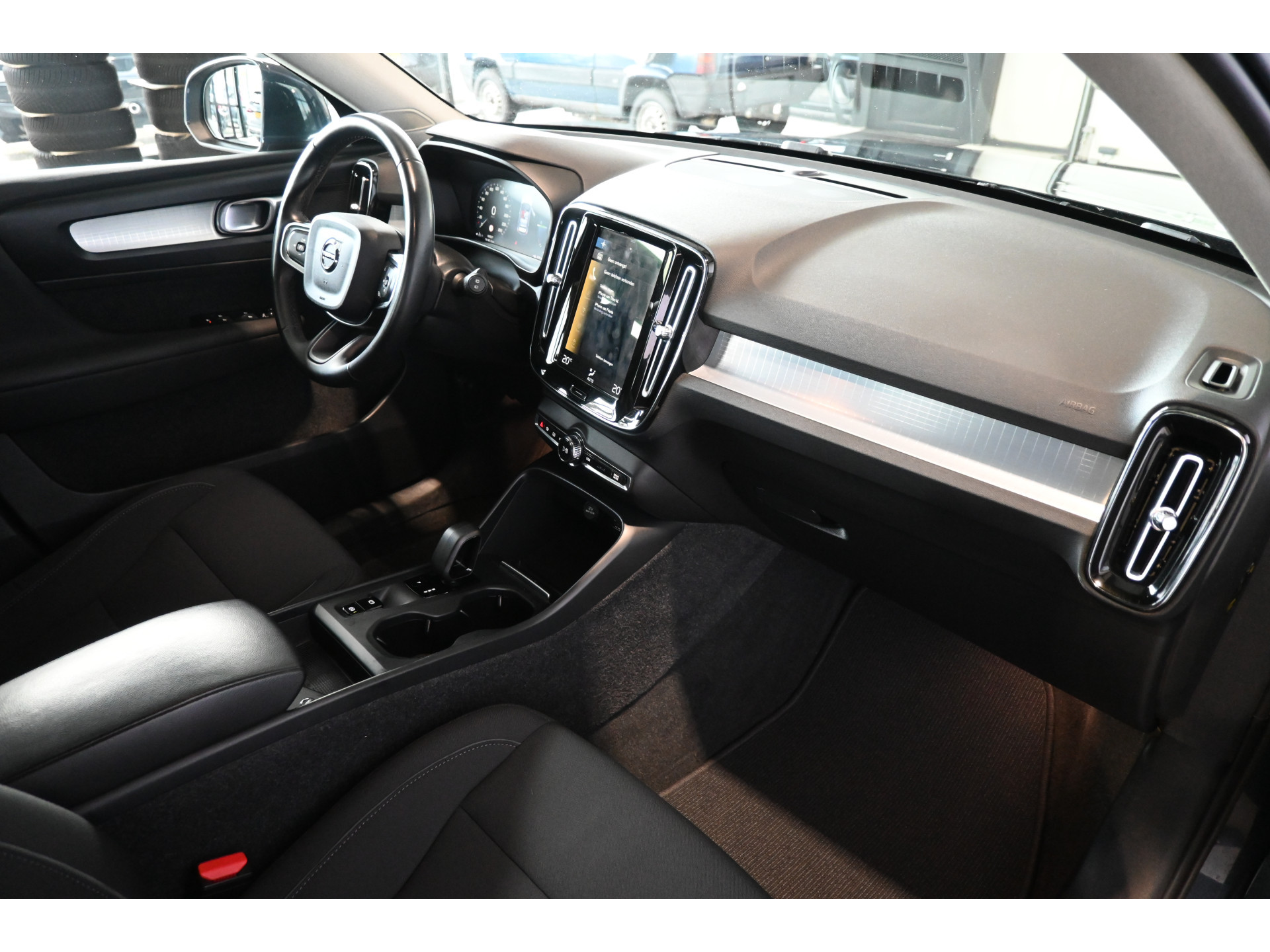 Volvo XC40 1.5 T5 Recharge Inscription Clima Cruise CarPlay Trekhaak PDC Lane Assist Camera 100% Onderhouden! Inruil Mogelijk!