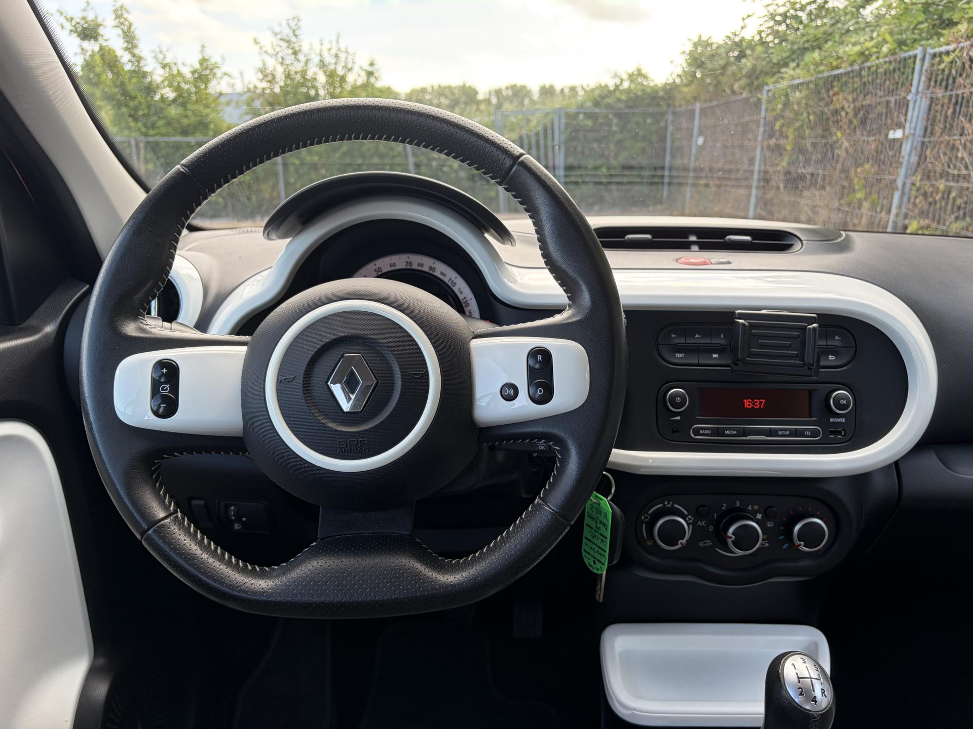 Renault Twingo 1.0 SCe Dynamique Dealer Onderhouden l Airco l Cruise l Recent beurt gehad l Lm velgen l Weinig Km l N.A.P l Apk tot 05-2027