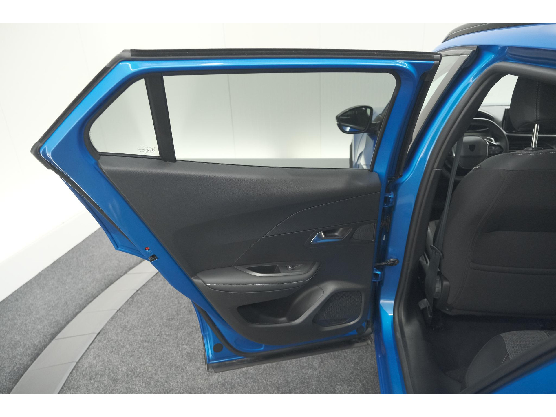 Peugeot 2008 PureTech 130 EAT8 Blue Lease Allure | Camera | Navigatie | Parkeersensoren | Apple Carplay