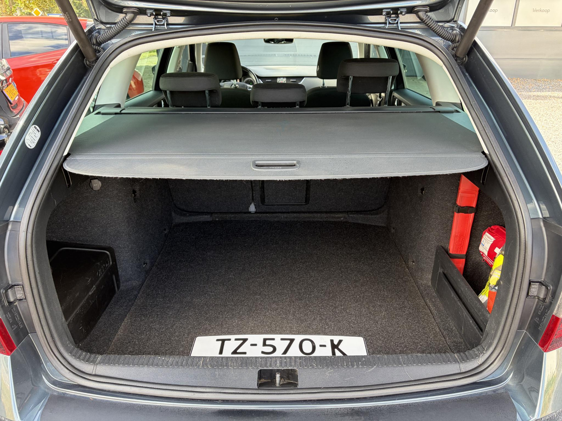 Skoda Octavia Combi 1.5 TSI Greentech Style Business 2e Eigenaar,Draadloze telefoonlader,Carplay,Camera,Navi,Trekhaak,150pk,Pdc V+A,Keyless,Clima,Cruise,Elekt.Stoel,Recent beurt gehad,N.A.P,Apk tot 07-2027