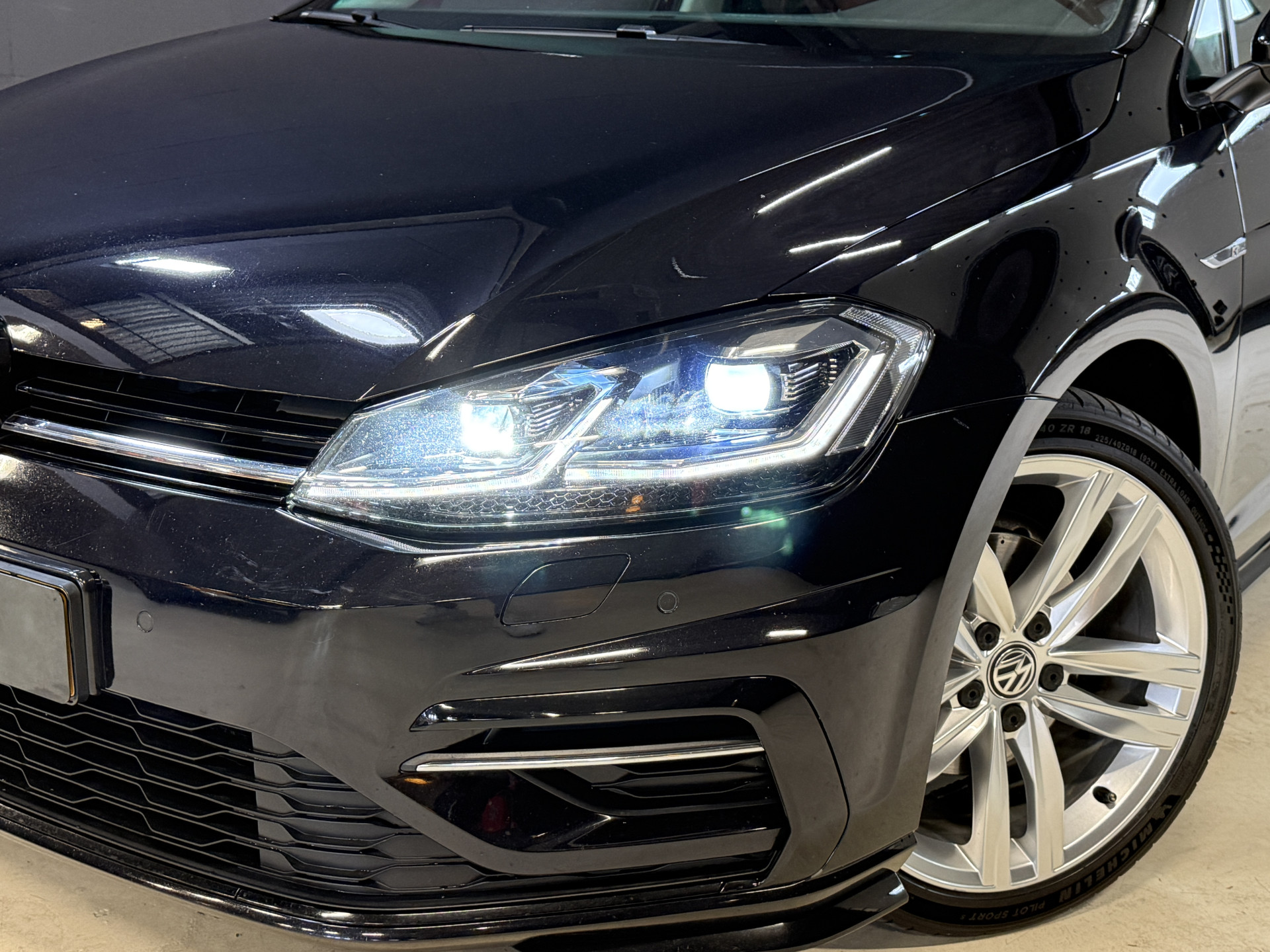 Volkswagen Golf 1.5 TSI Highline Business R | Distr.riem vv 207.000km | Stoel/Stuurverw. | Panoramadak |