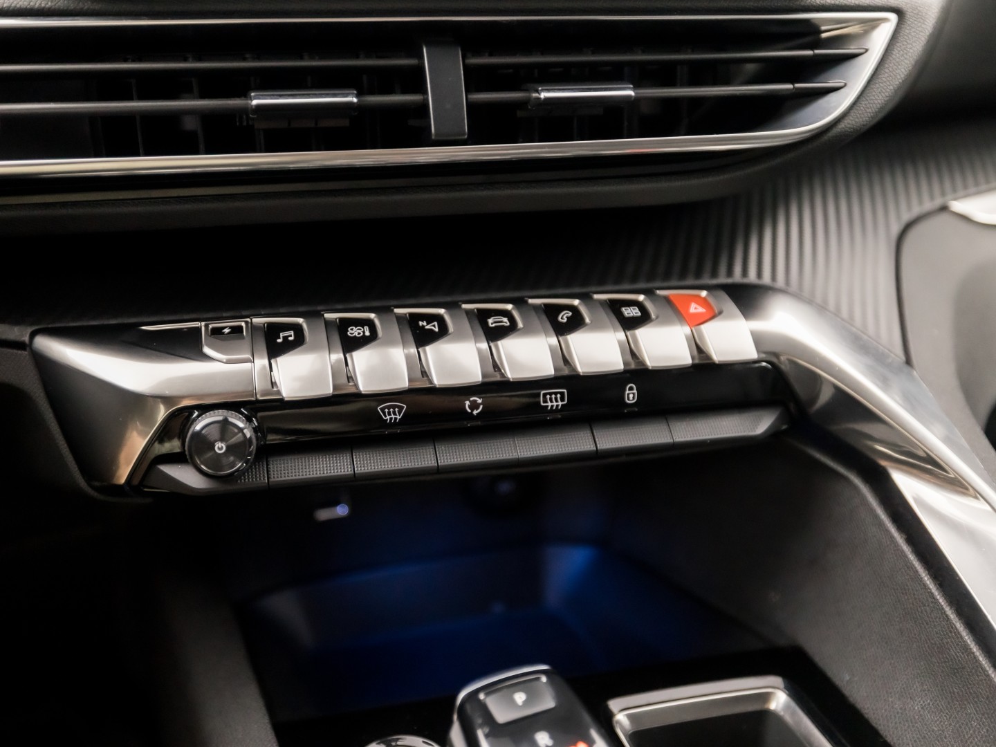 Peugeot 3008 1.6 HYbrid 225 Allure Sport 225Pk Automaat (APPLE CARPLAY, GROOT NAVI, 360 CAMERA, LEDER, KEYLESS, SPORTSTOELEN, GETINT GLAS, LANE ASSIST, NIEUWSTAAT)
