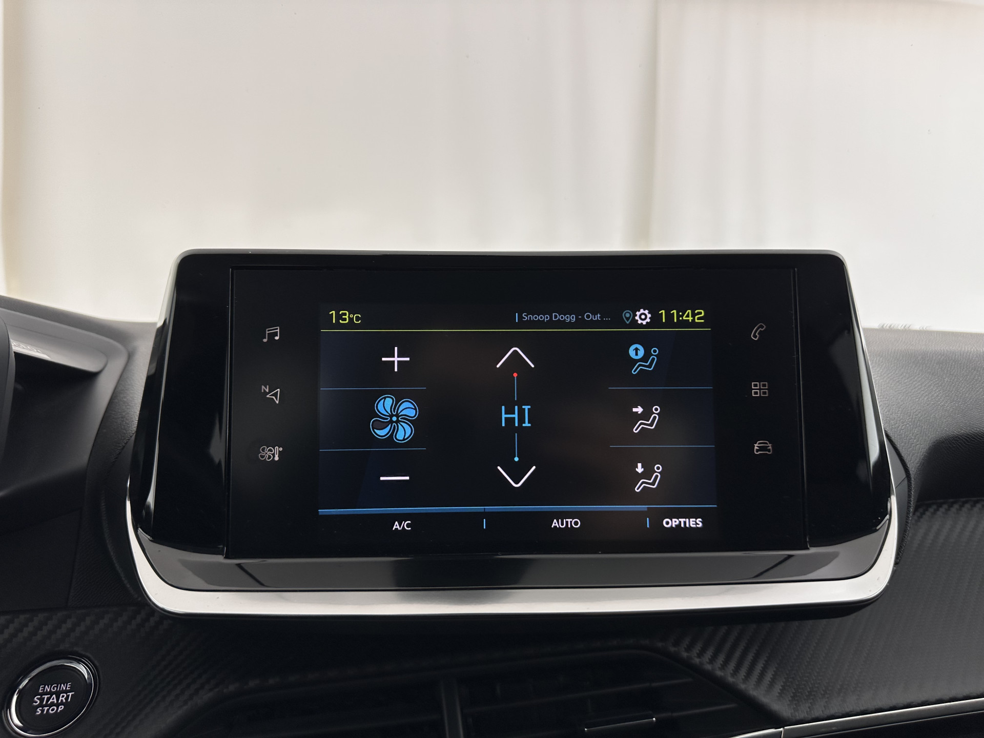 Peugeot e-208 EV Allure Pack 50 kWh (3-Fase-11kW) {SOH-89%} Aut.*HEATPUMP | LEATHER-FABRIC | FULL-LED | DIGI-COCKPIT | BLINDSPOT | CAMERA | AMBIENTLIGHT | NAVI-FULLMAP | LANE-ASSIST | KEYLESS | DAB | PRIVACYGLASS | HEATED-SPORTSEATS | CARPLAY | 16"ALU