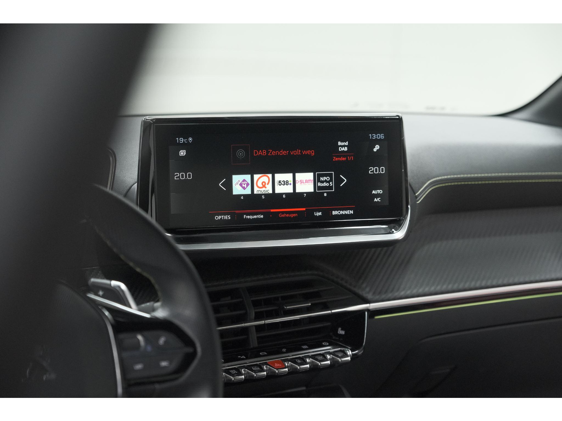 Peugeot 208 PureTech 130 EAT8 GT | Panoramadak | Camera | Apple Carplay | Stoelverwarming