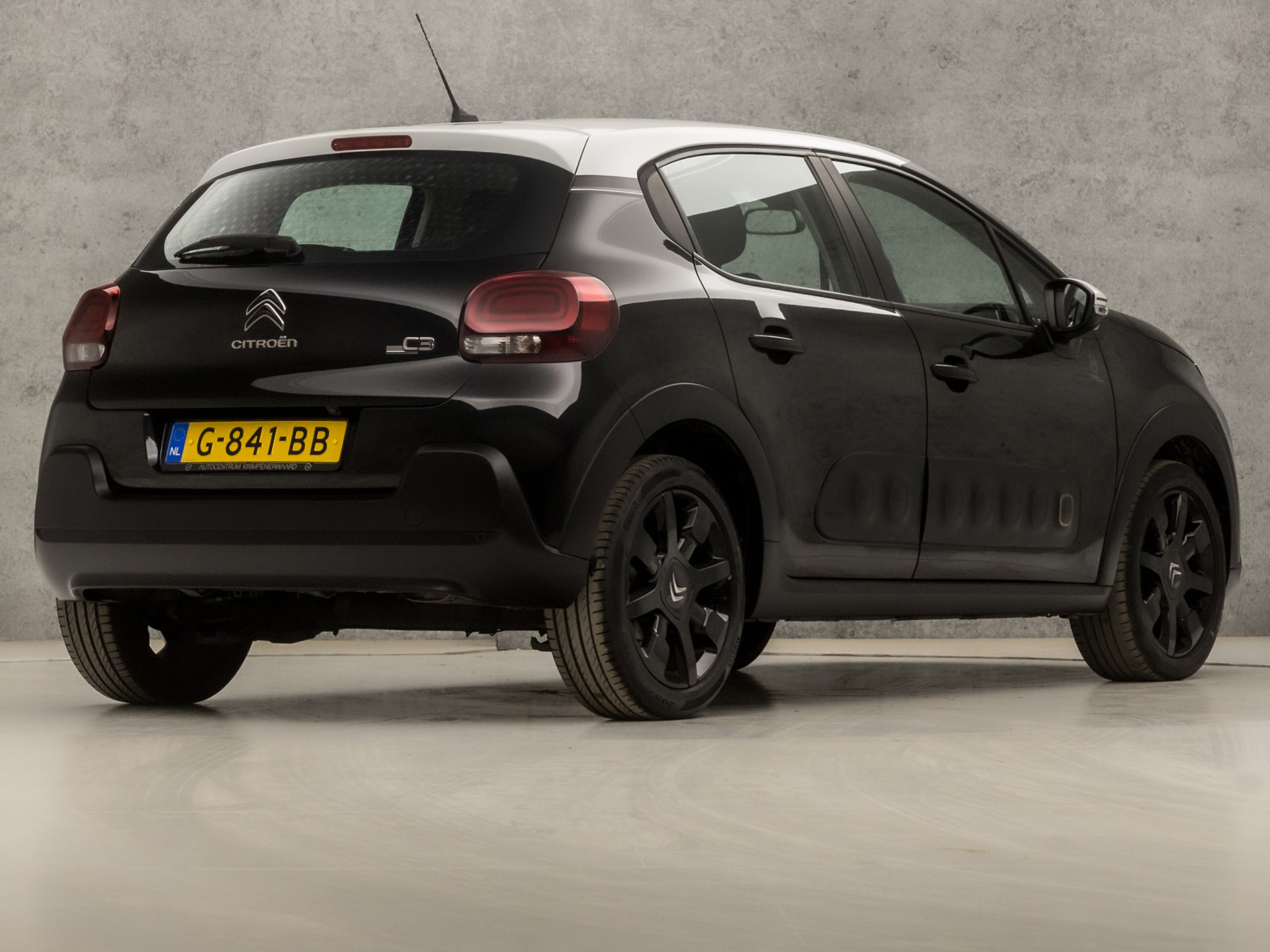 Citroën C3 1.2 PureTech S&S Origins (APPLE CARPLAY, NAVIGATIE, 360 CAMERA, LANE ASSIST, SPORTSTOELEN, LM VELGEN, PARKEERSENSOREN, CRUISE, NIEUWE APK, NIEUWSTAAT)