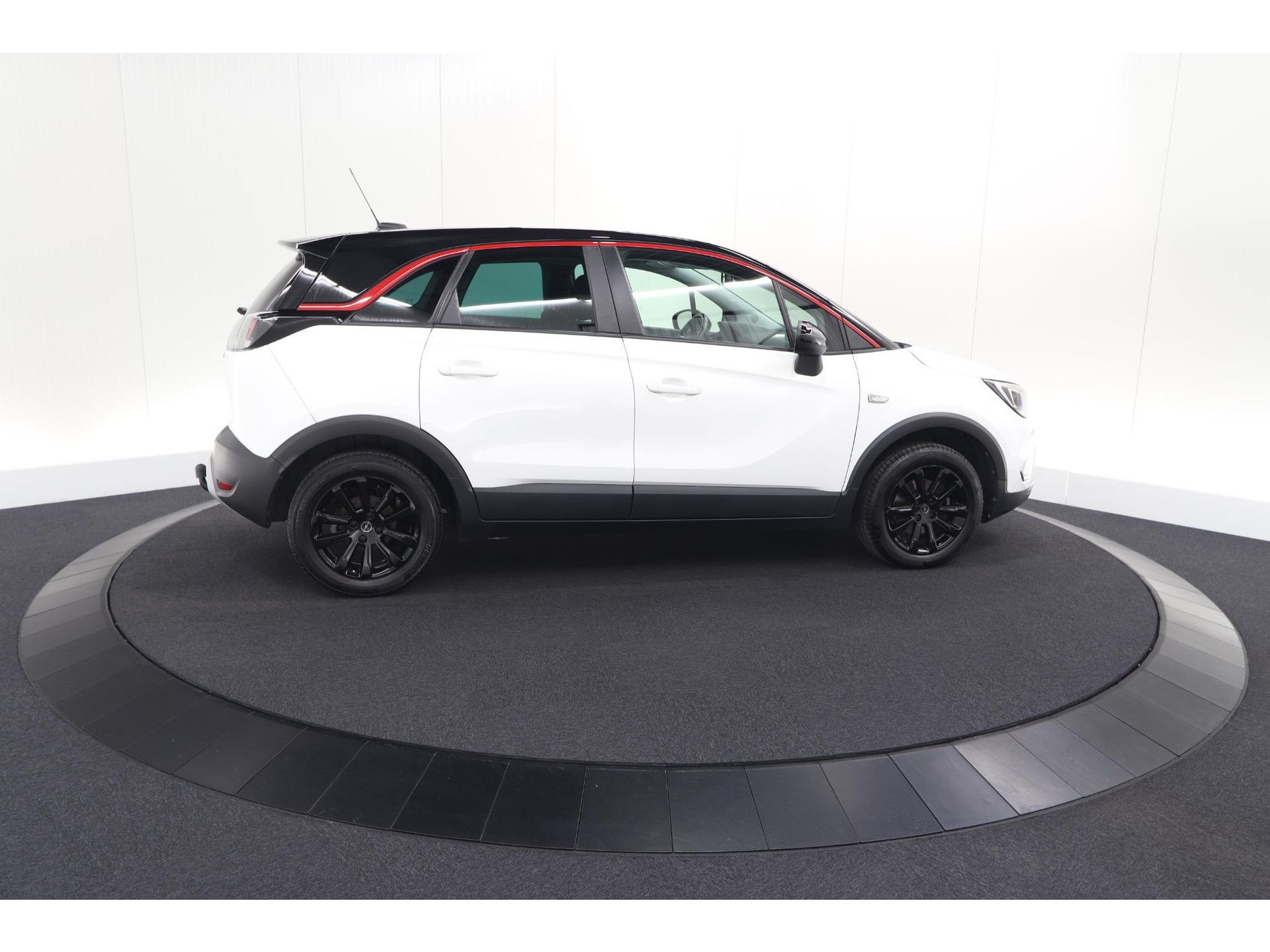 Opel Crossland Turbo 110 GS Line | Trekhaak | Camera | Apple Carplay | Navigatie | Parkeersensoren voor + Achter