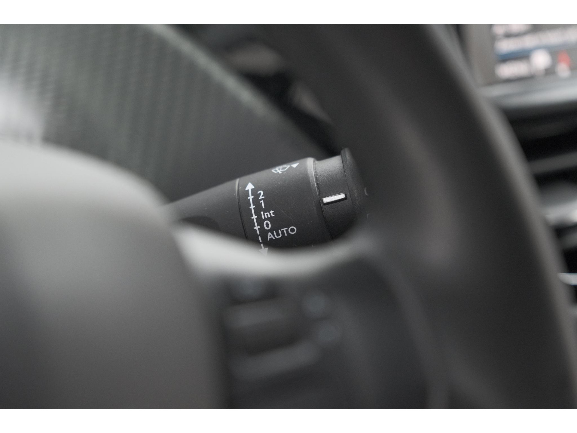 Peugeot 208 PureTech 82 Signature | Parkeersensoren | Apple Carplay | Navigatie
