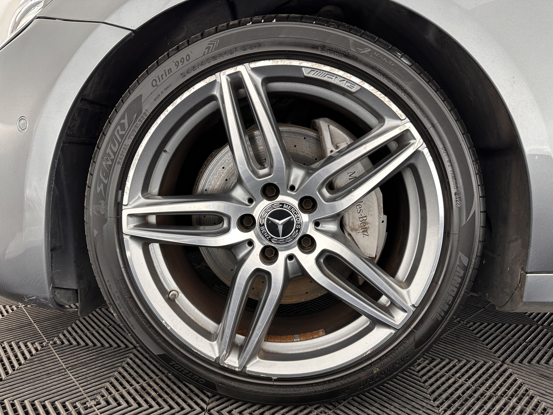 Mercedes-Benz E-klasse 220 d AMG-Line (INCL-BTW ) Aut. *PANO | FULL-LED | LEATHER-MICROFIBRE | WIDE-SCREEN-DIGI-COCKPIT | NAVI-FULLMAP | AMBIENT-LIGHT | HEATED-SPORTSEATS | ECC | SHIFT-PADLLES | PDC | CRUISE | 19"ALU*