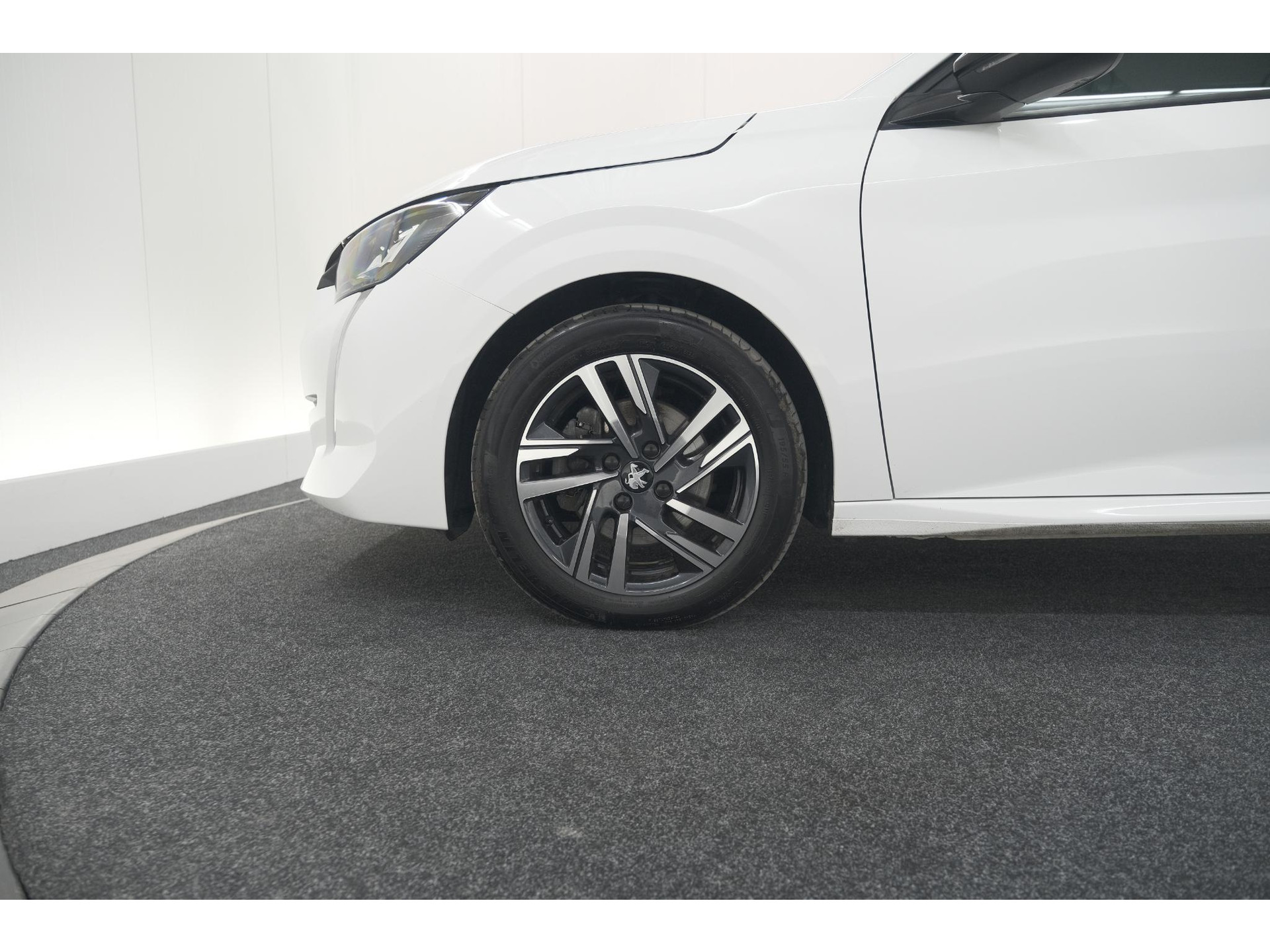 Peugeot 208 PureTech 100 Allure | Adaptieve Cruise Control | Camera | Apple Carplay